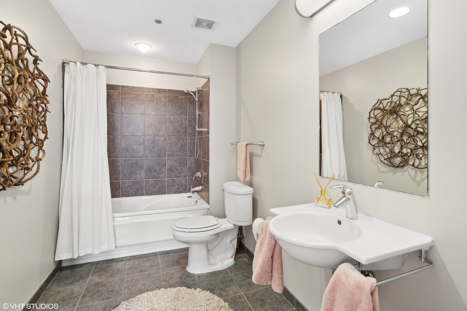 10 S Dunton Avenue Unit: 204