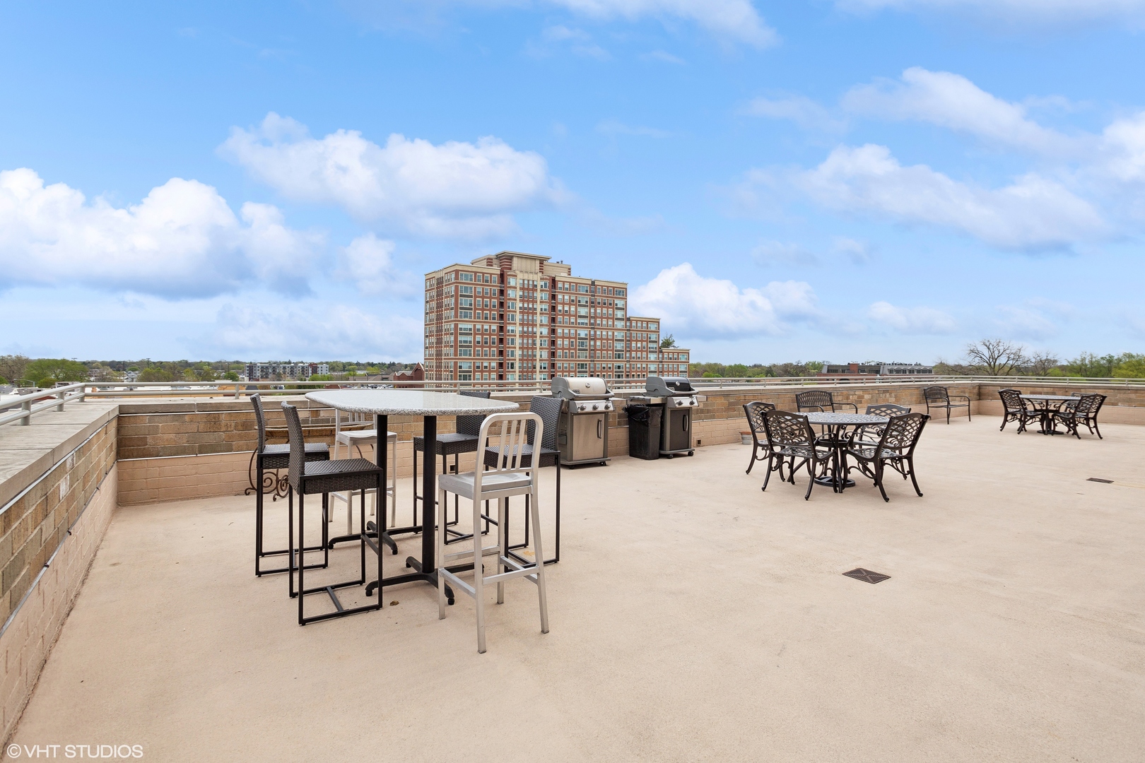 10 S Dunton Avenue Unit: 204