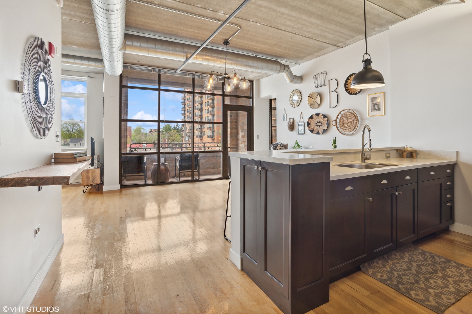 10 S Dunton Avenue Unit: 204