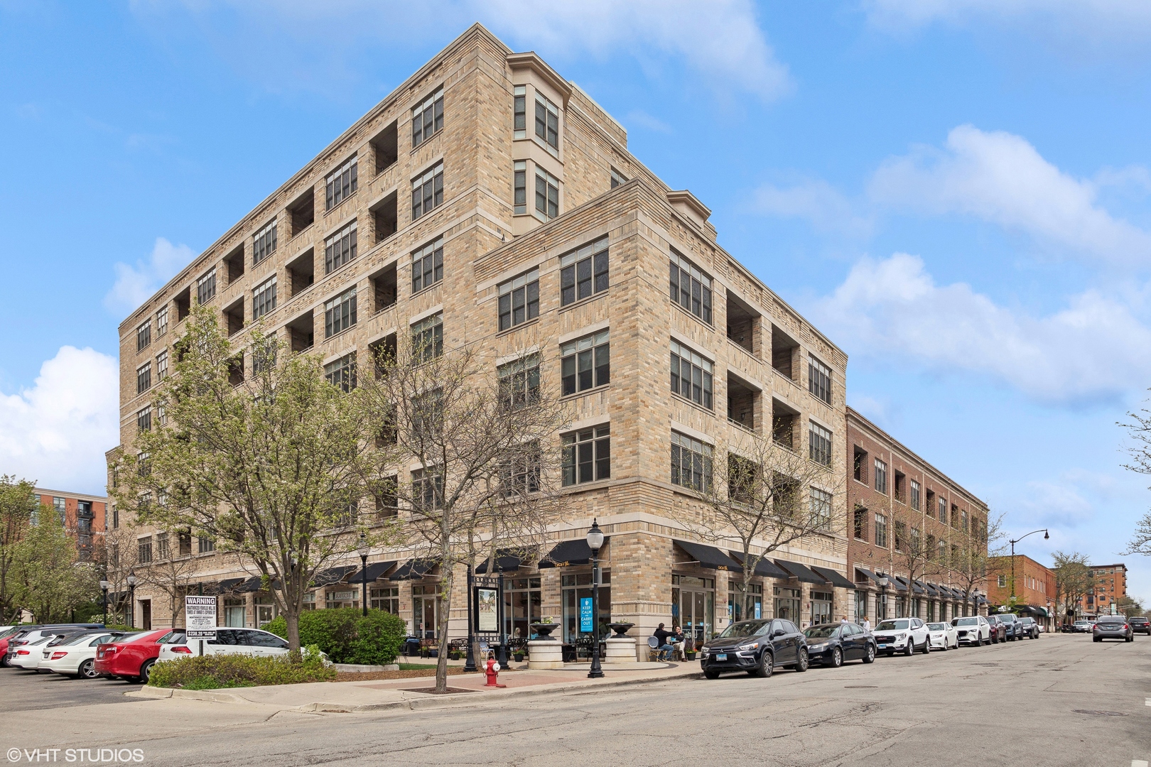 10 S Dunton Avenue Unit: 204