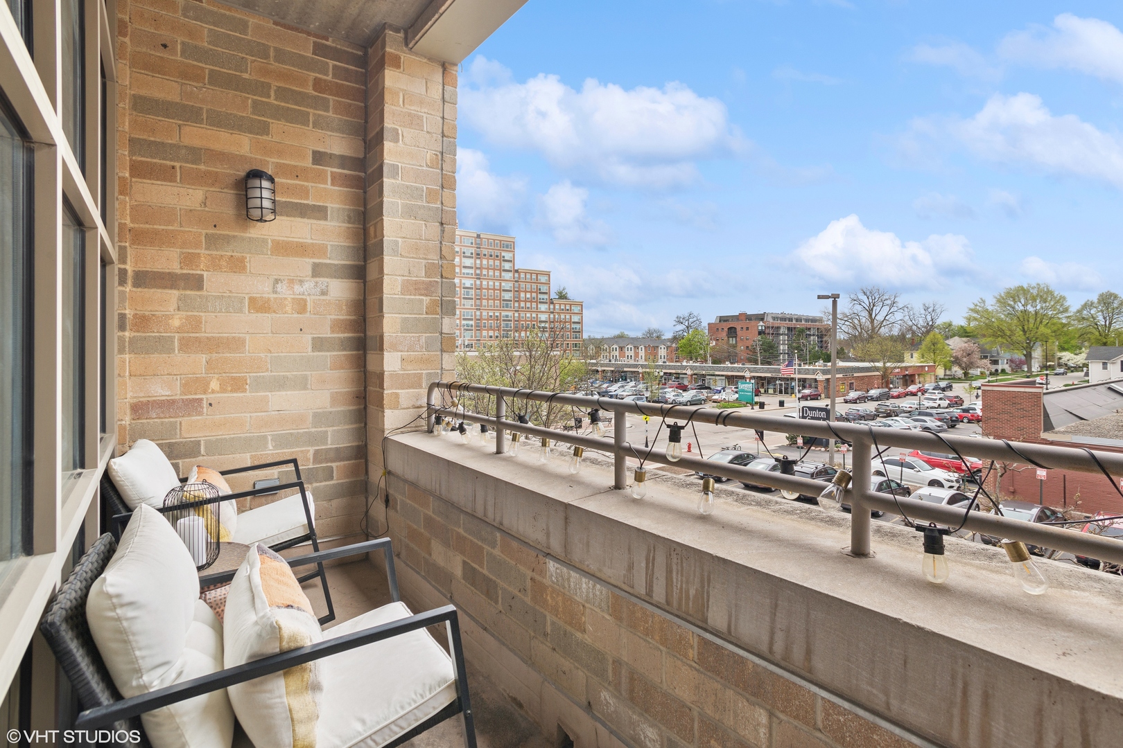 10 S Dunton Avenue Unit: 204