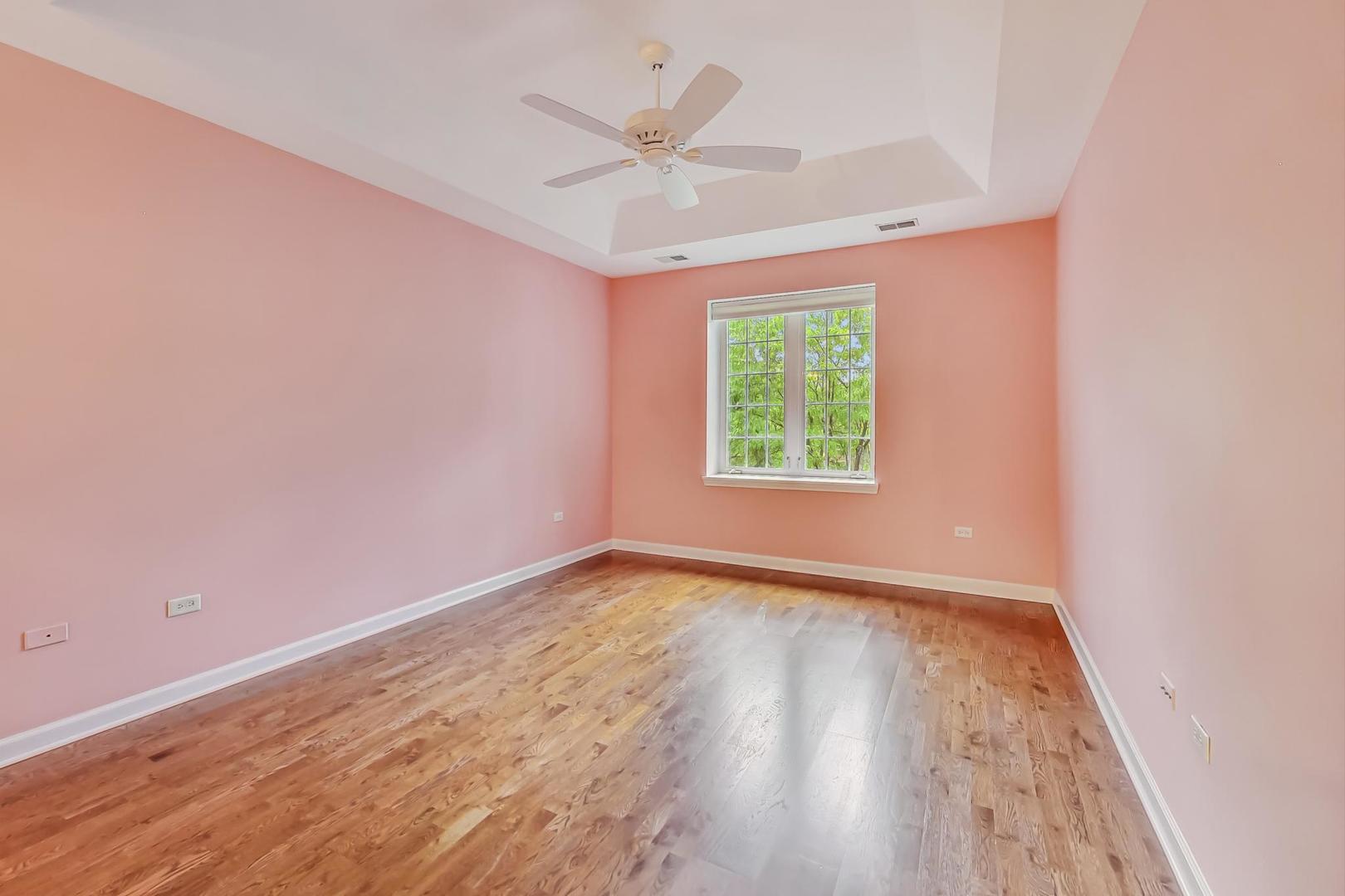 2660 Summit Drive Unit: 310