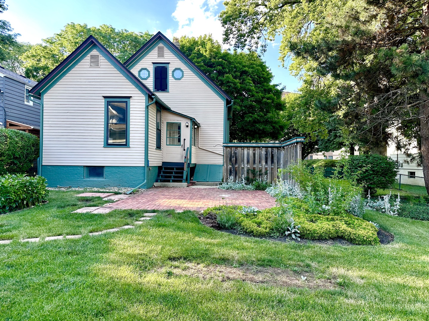 309 W Campbell Street