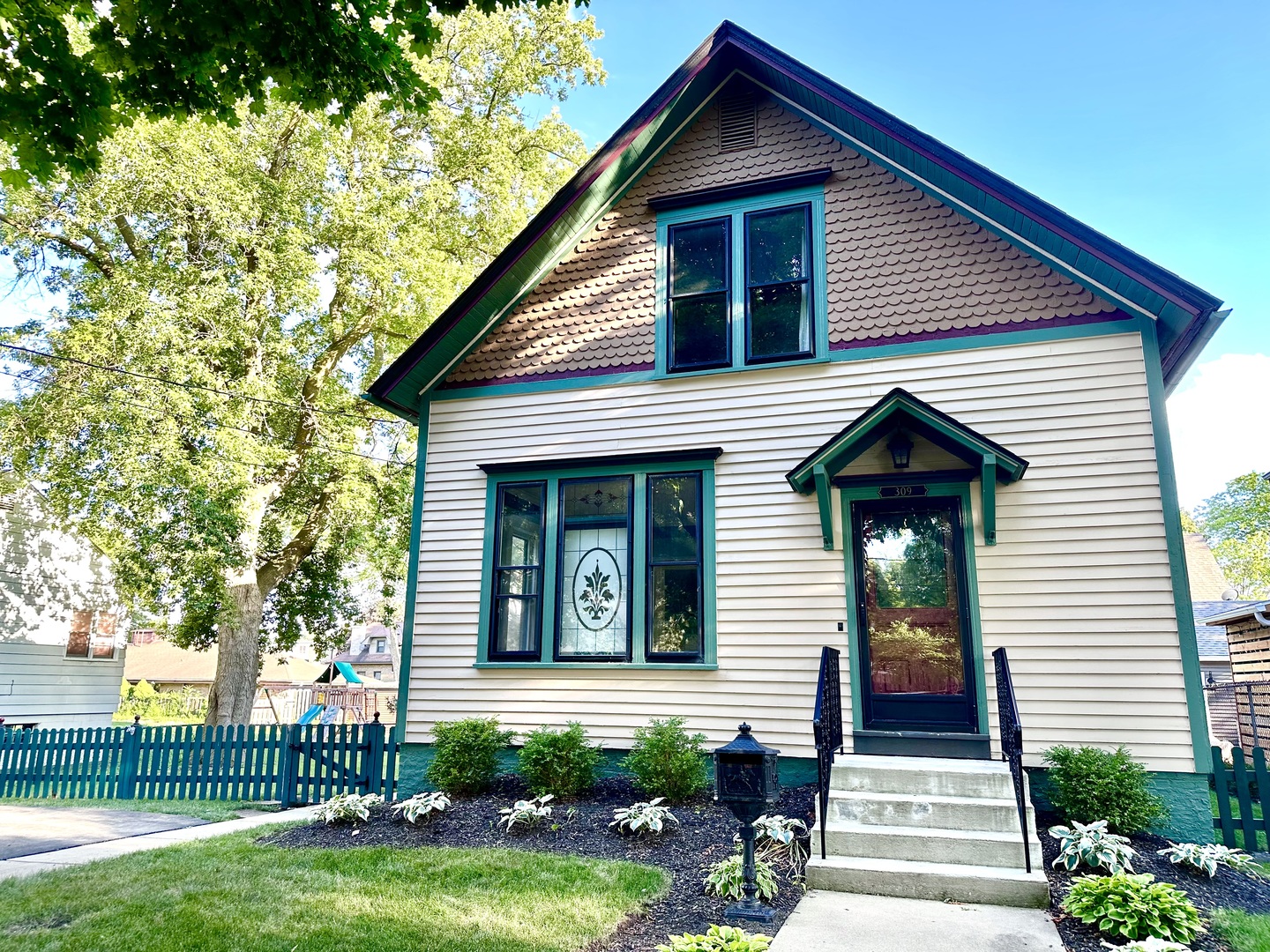 309 W Campbell Street