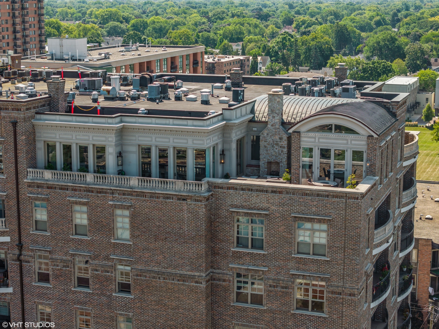 151 W Wing Street Unit: 902