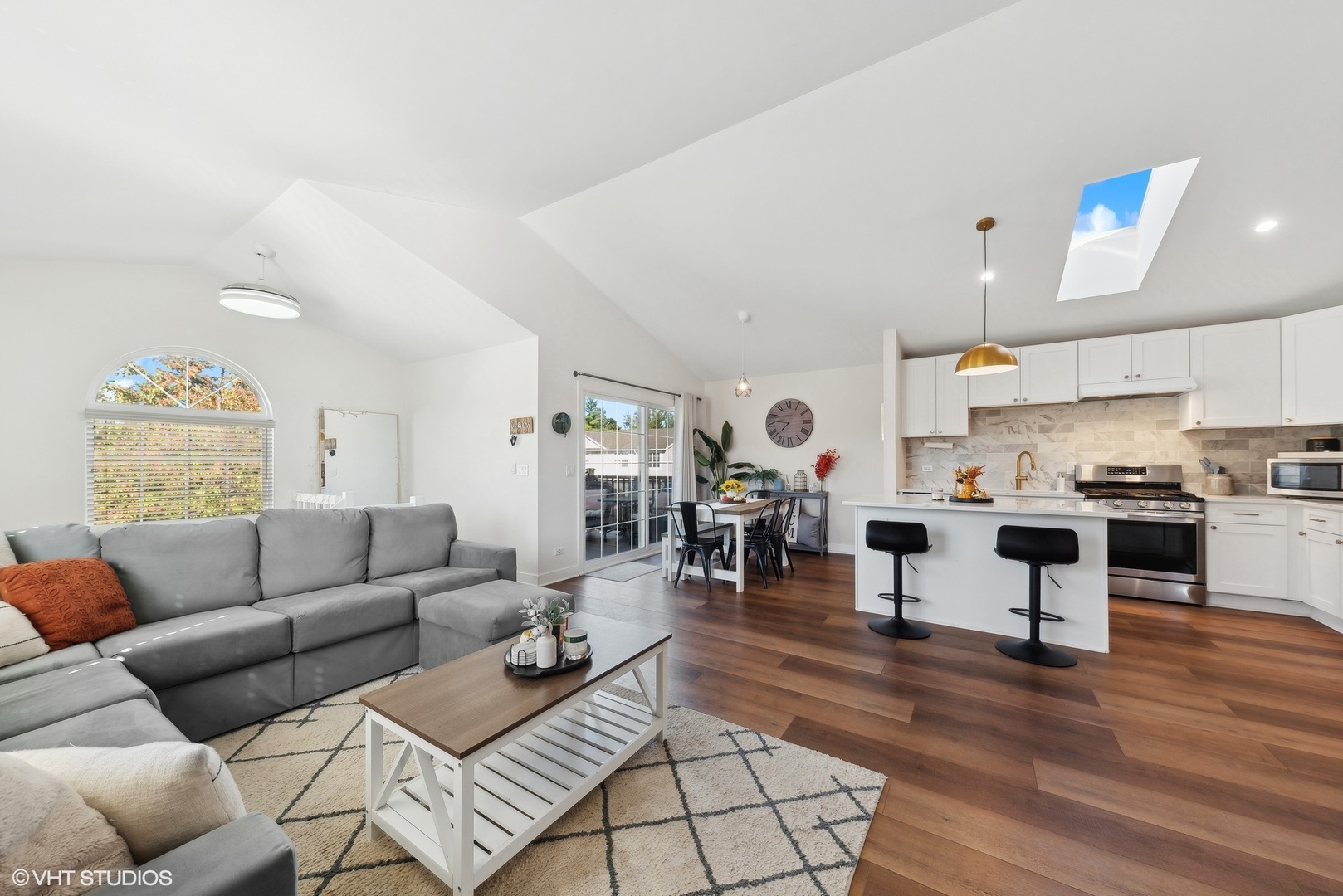 300 Le Parc Circle
