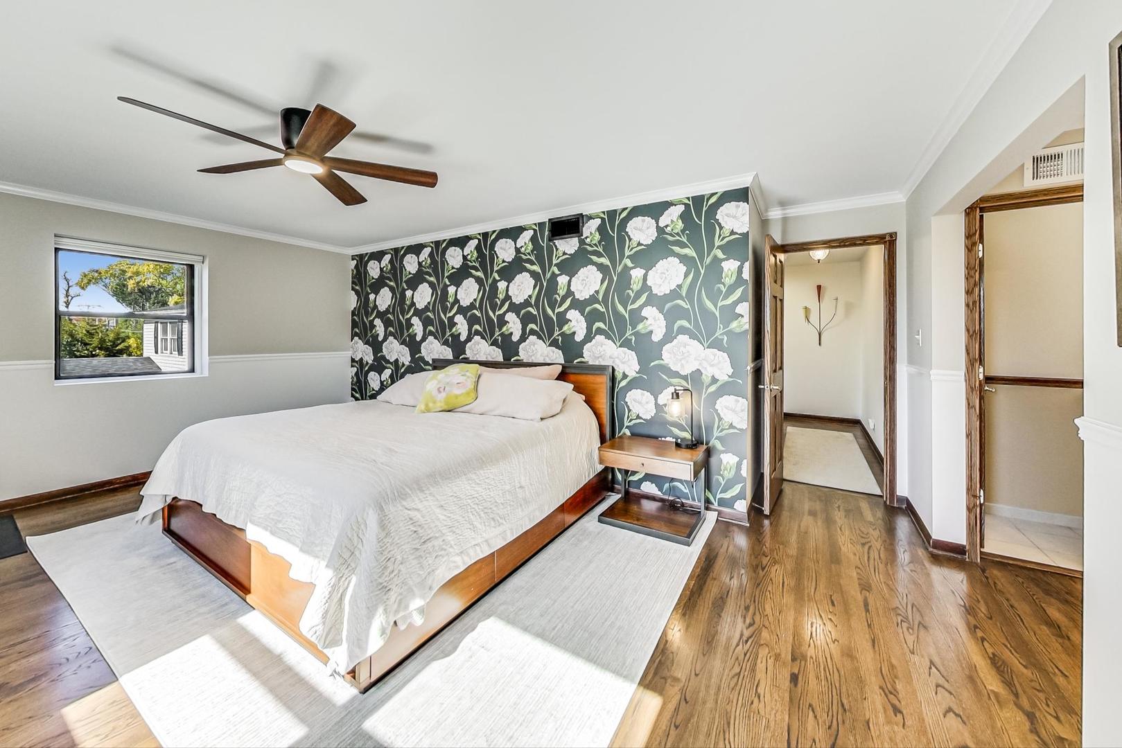 736 W Kingsbury Drive