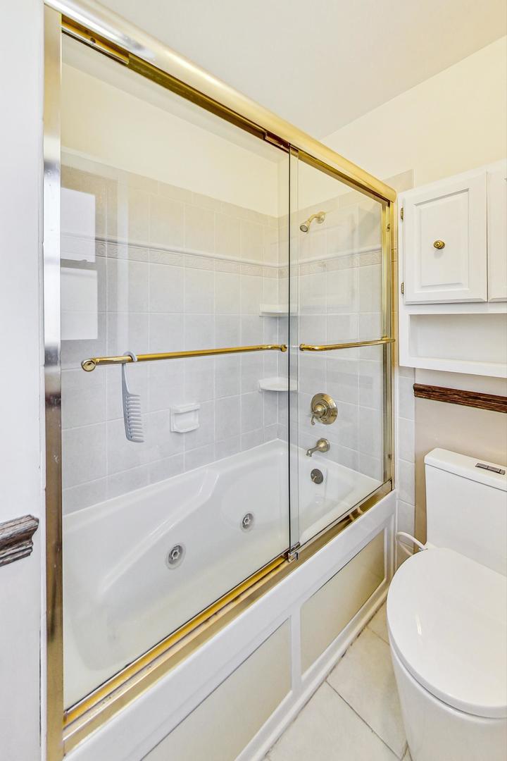 736 W Kingsbury Drive