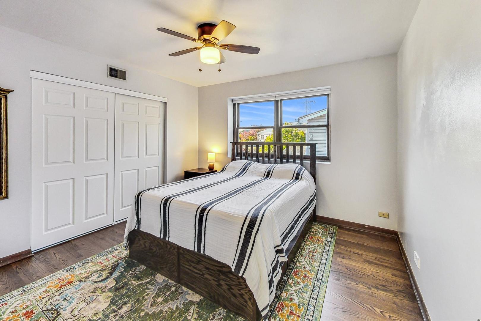 736 W Kingsbury Drive