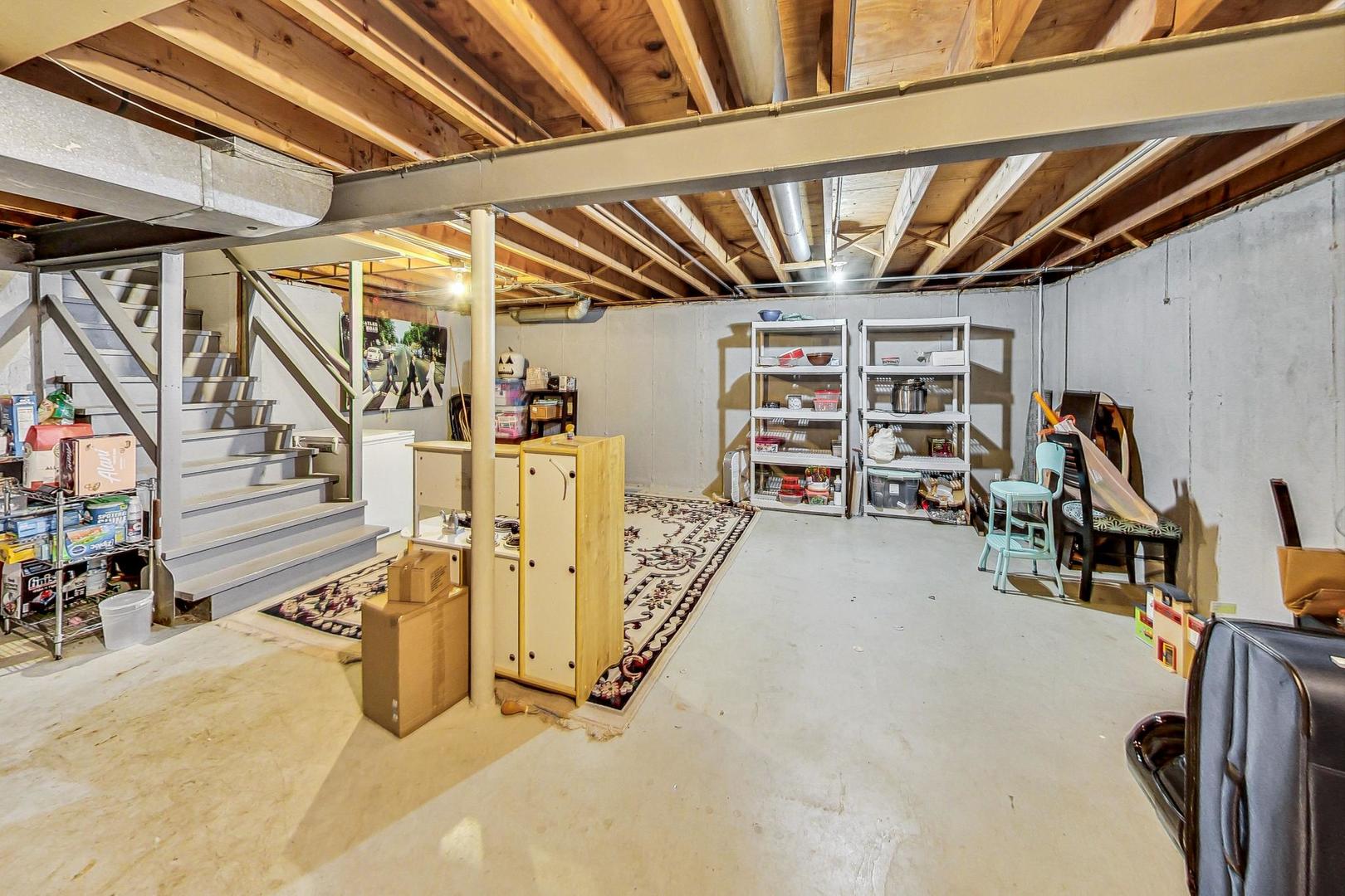 736 W Kingsbury Drive