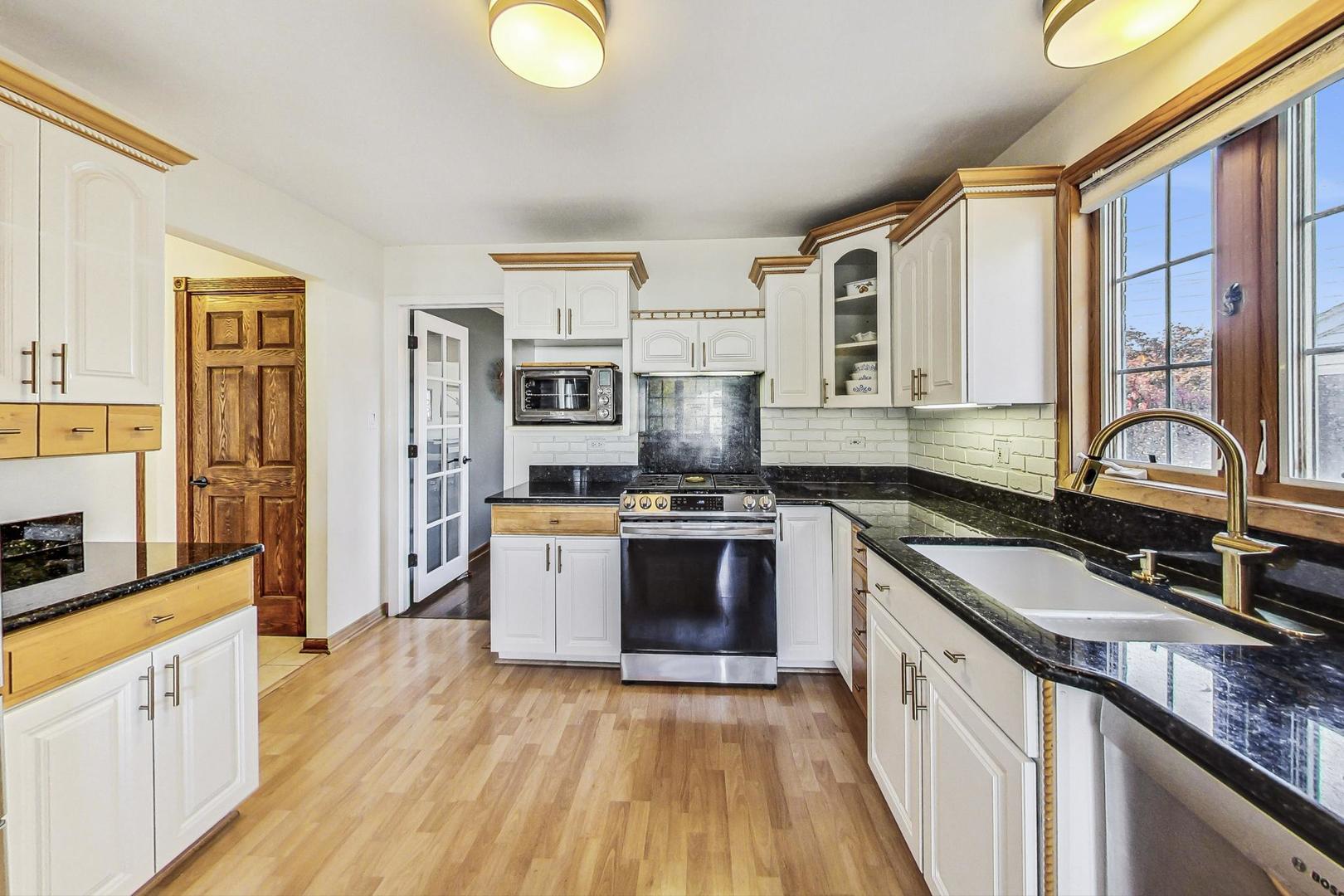 736 W Kingsbury Drive