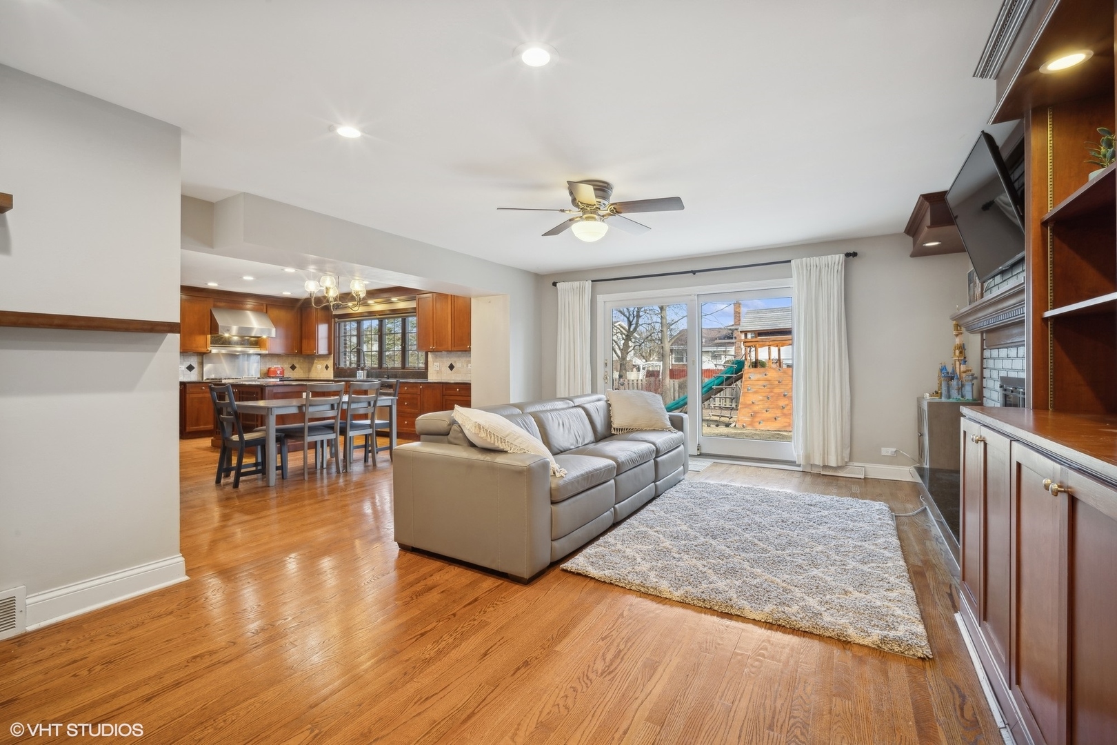 1315 S Chestnut Avenue