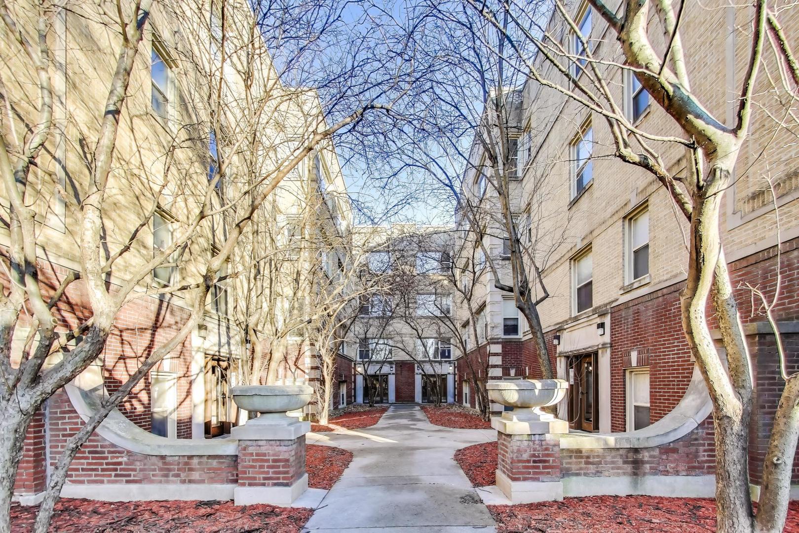 4847 N Harding Avenue Unit: 3