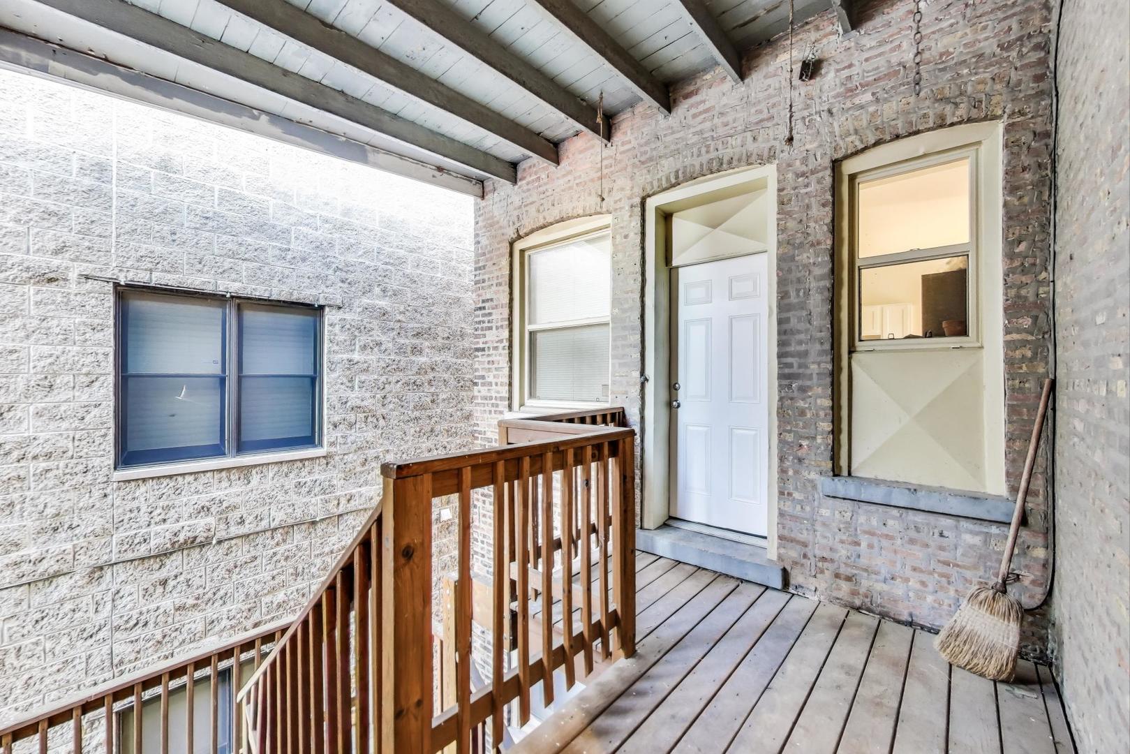 4847 N Harding Avenue Unit: 3