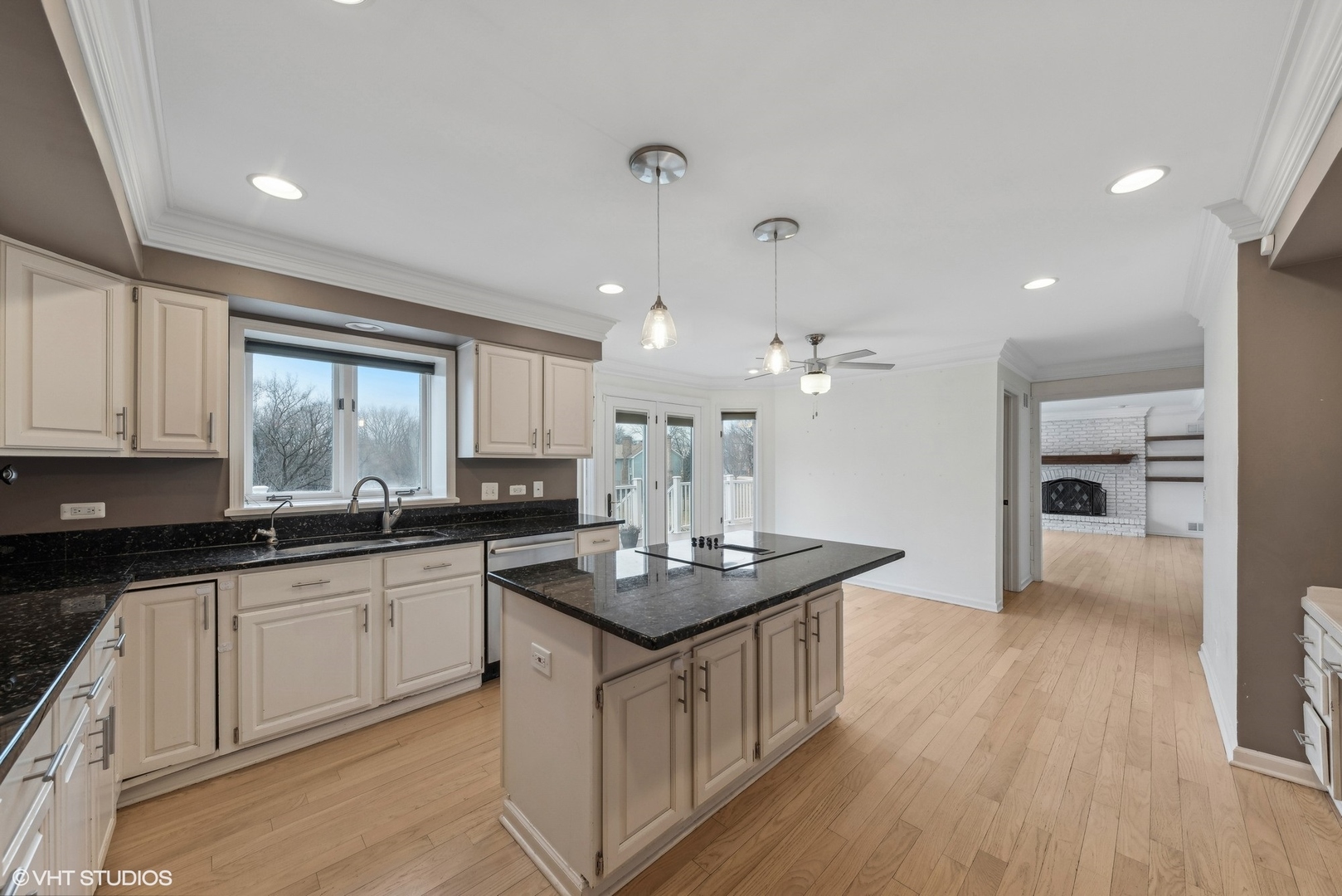 26941 W Fenview Drive