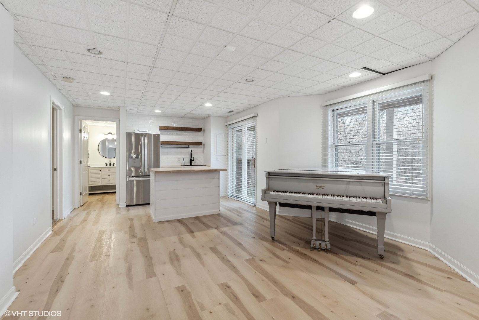 26941 W Fenview Drive