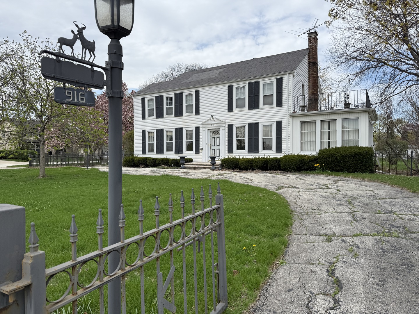 916 W Campbell Street