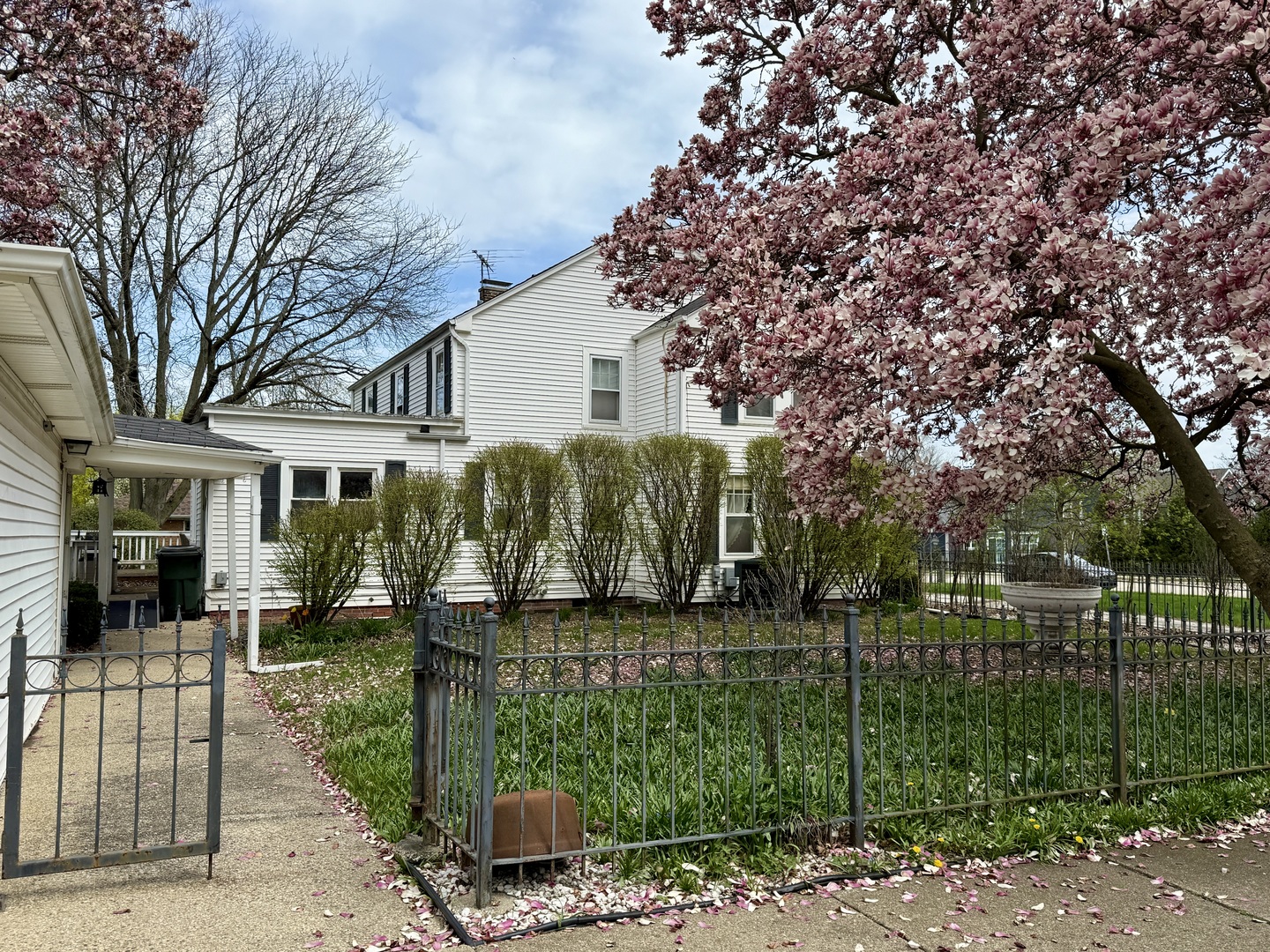 916 W Campbell Street