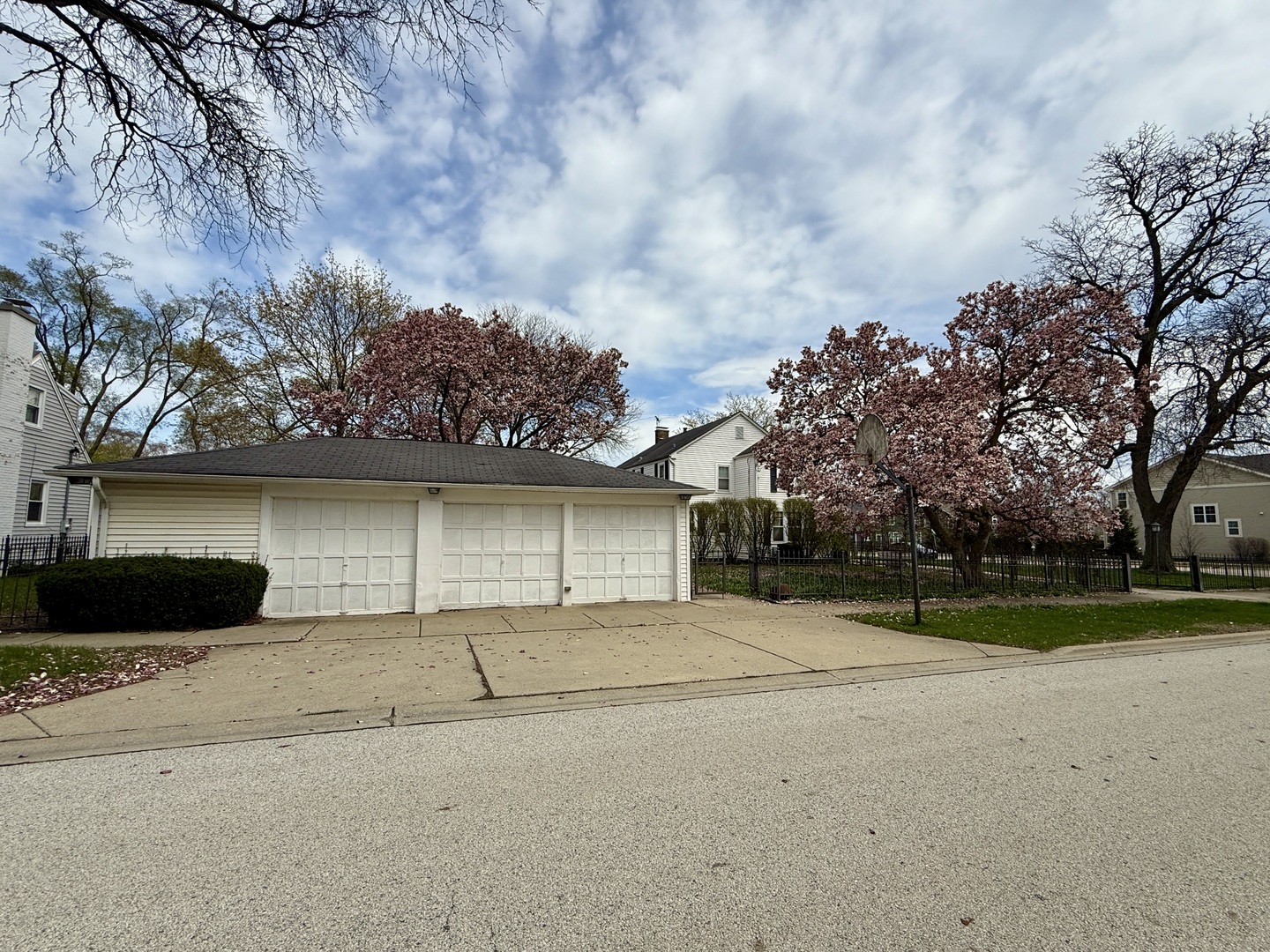 916 W Campbell Street