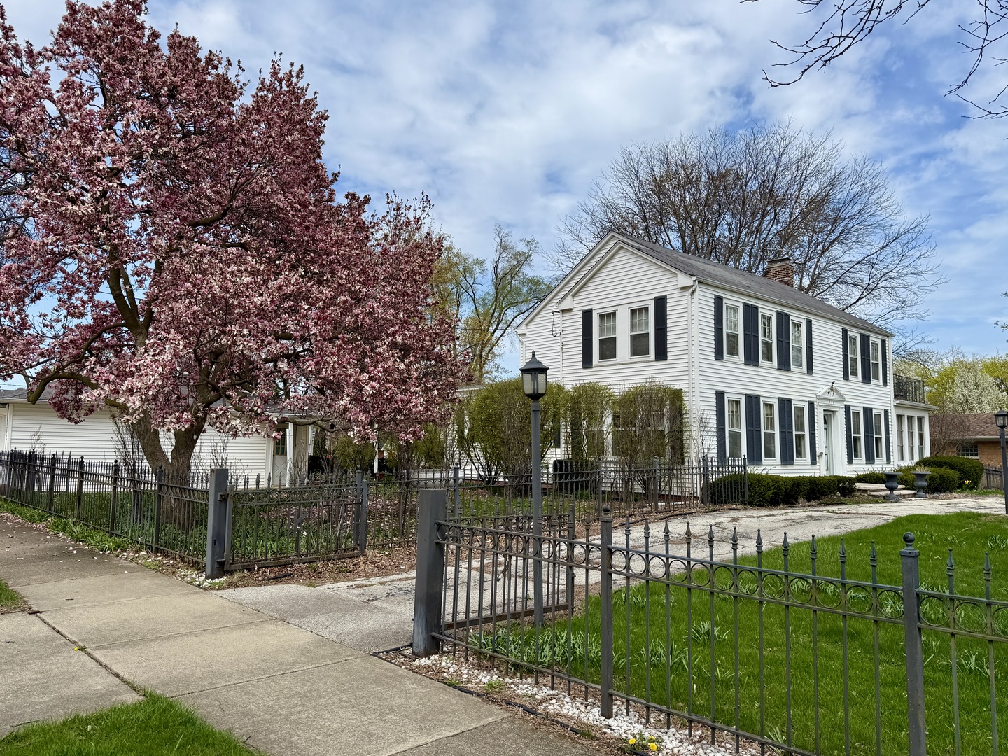 916 W Campbell Street