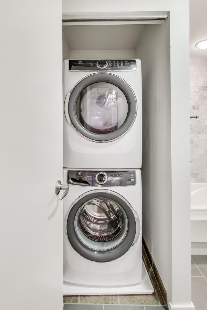 10 S Dunton Avenue Unit: 312