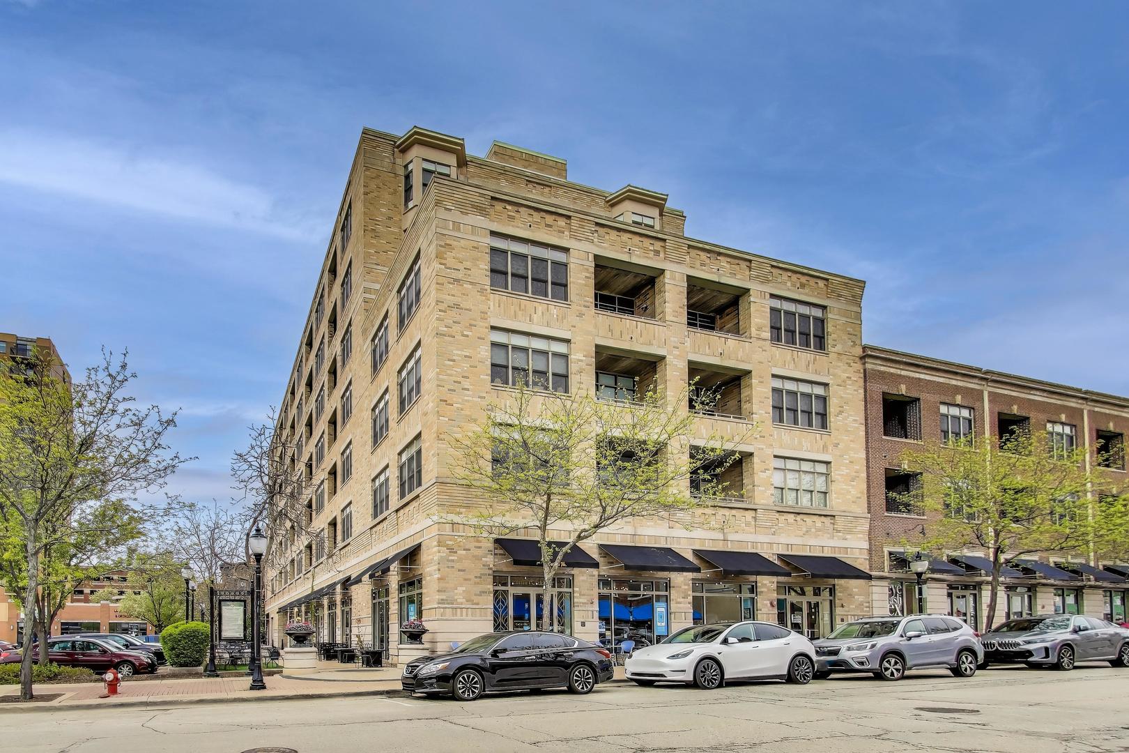 10 S Dunton Avenue Unit: 312