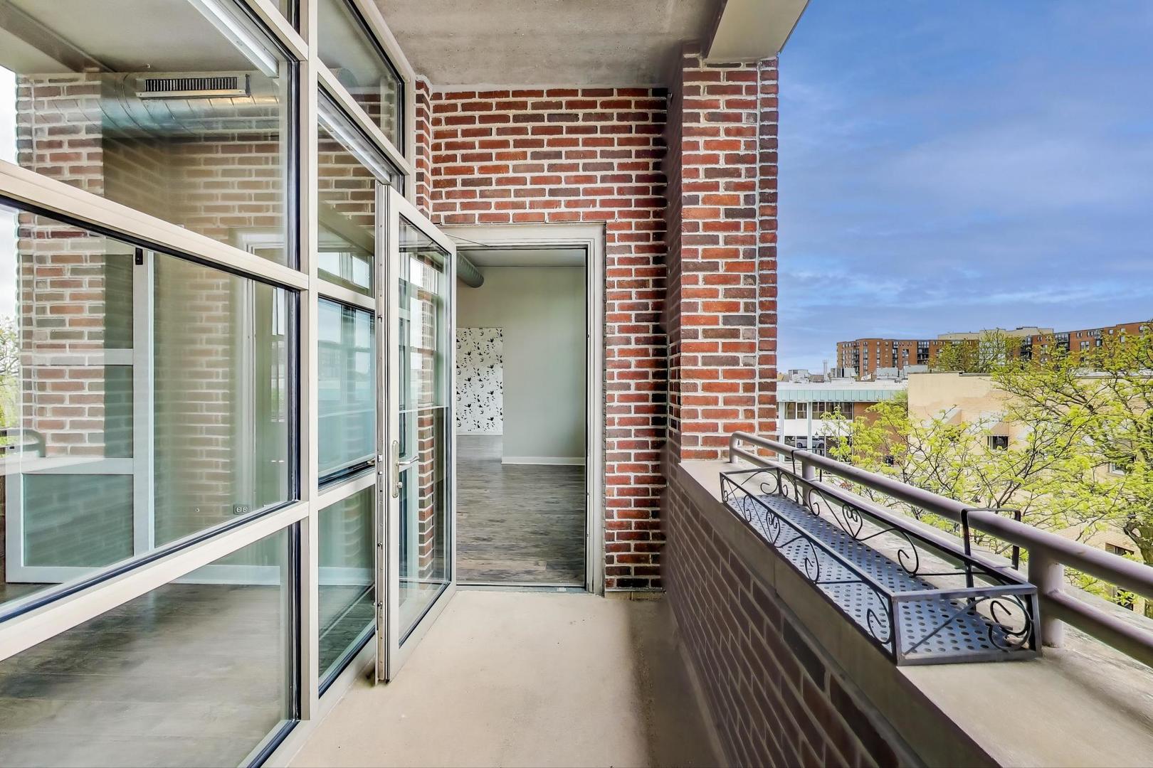 10 S Dunton Avenue Unit: 312
