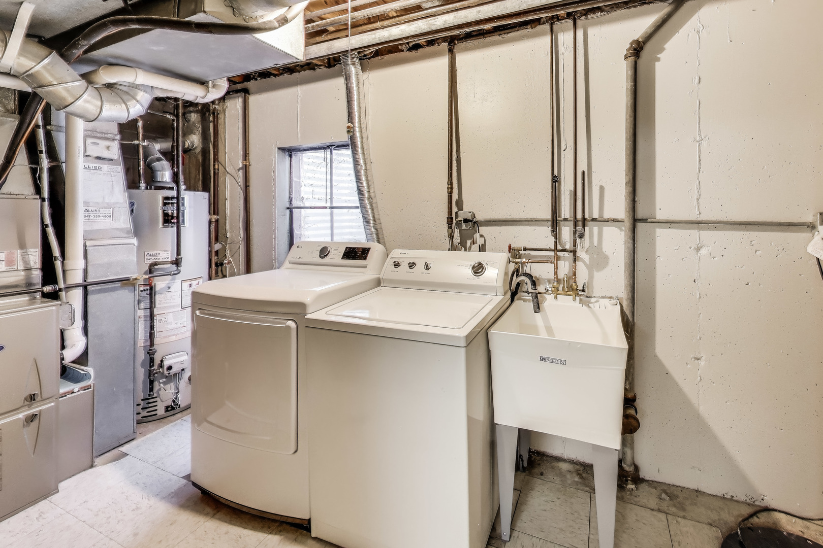 1004 SAINT JAMES Street W