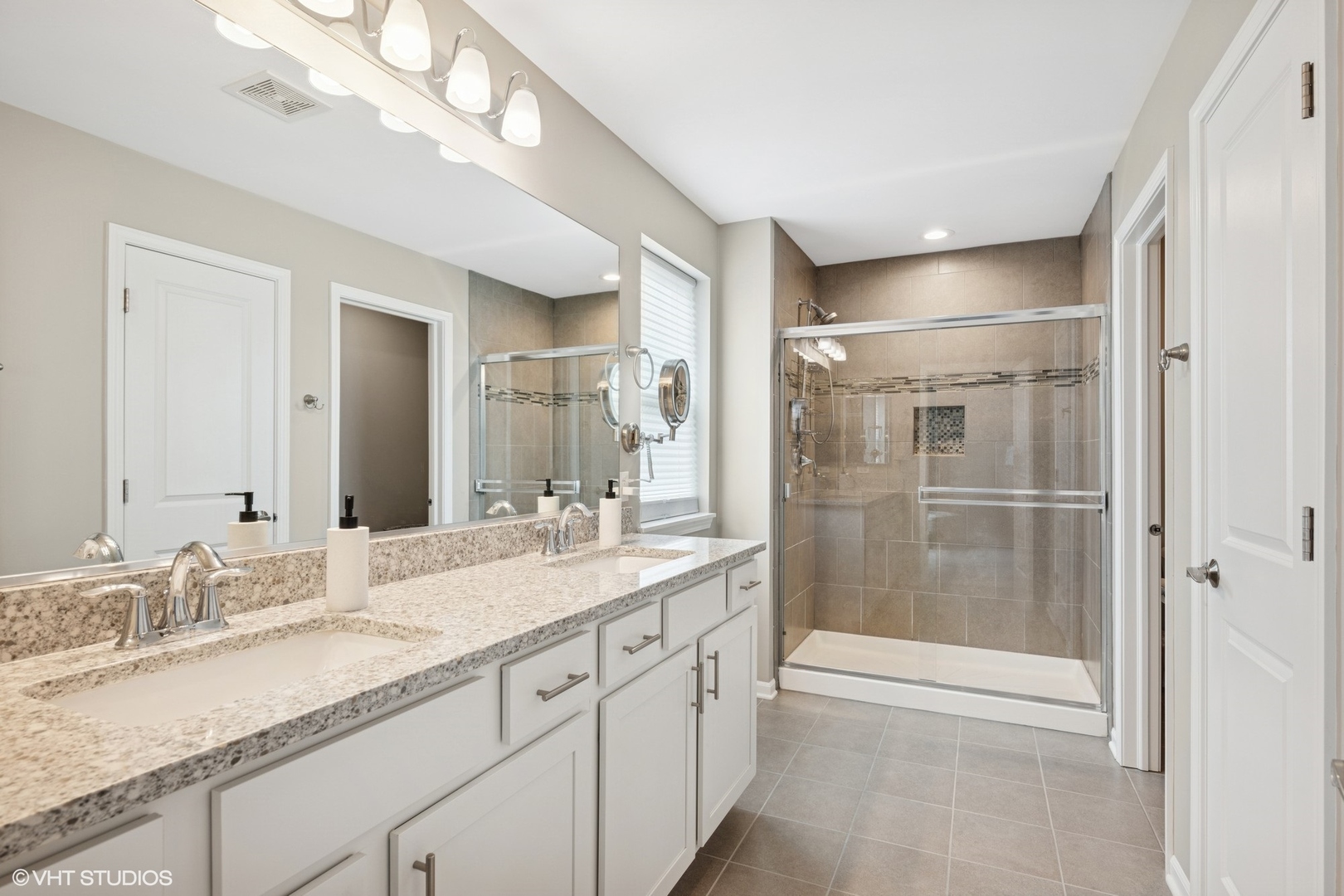 3242 N Heritage Lane