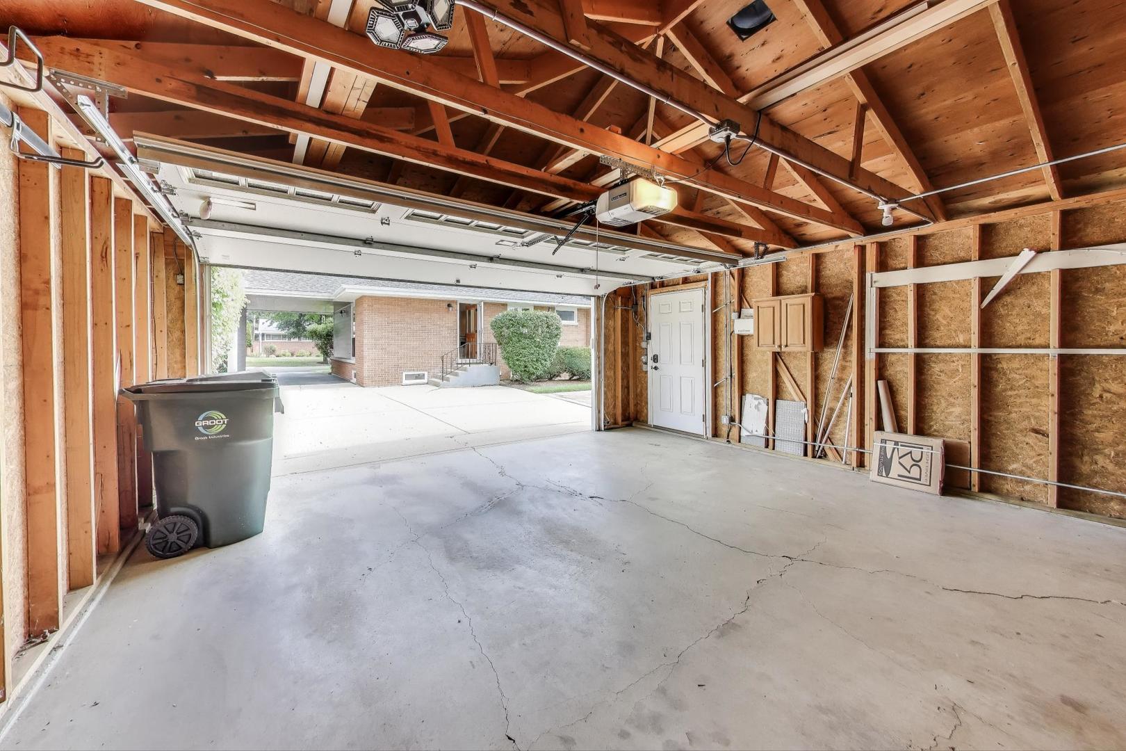 806 N Gibbons Avenue