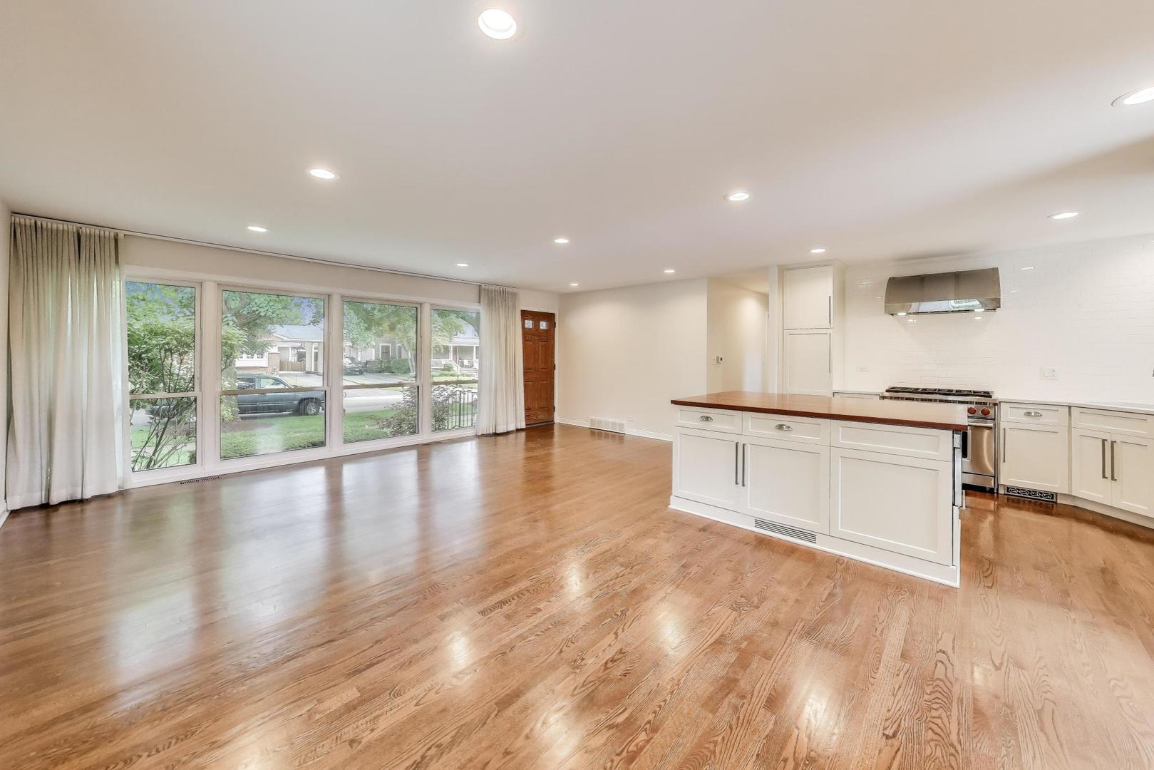 806 N Gibbons Avenue