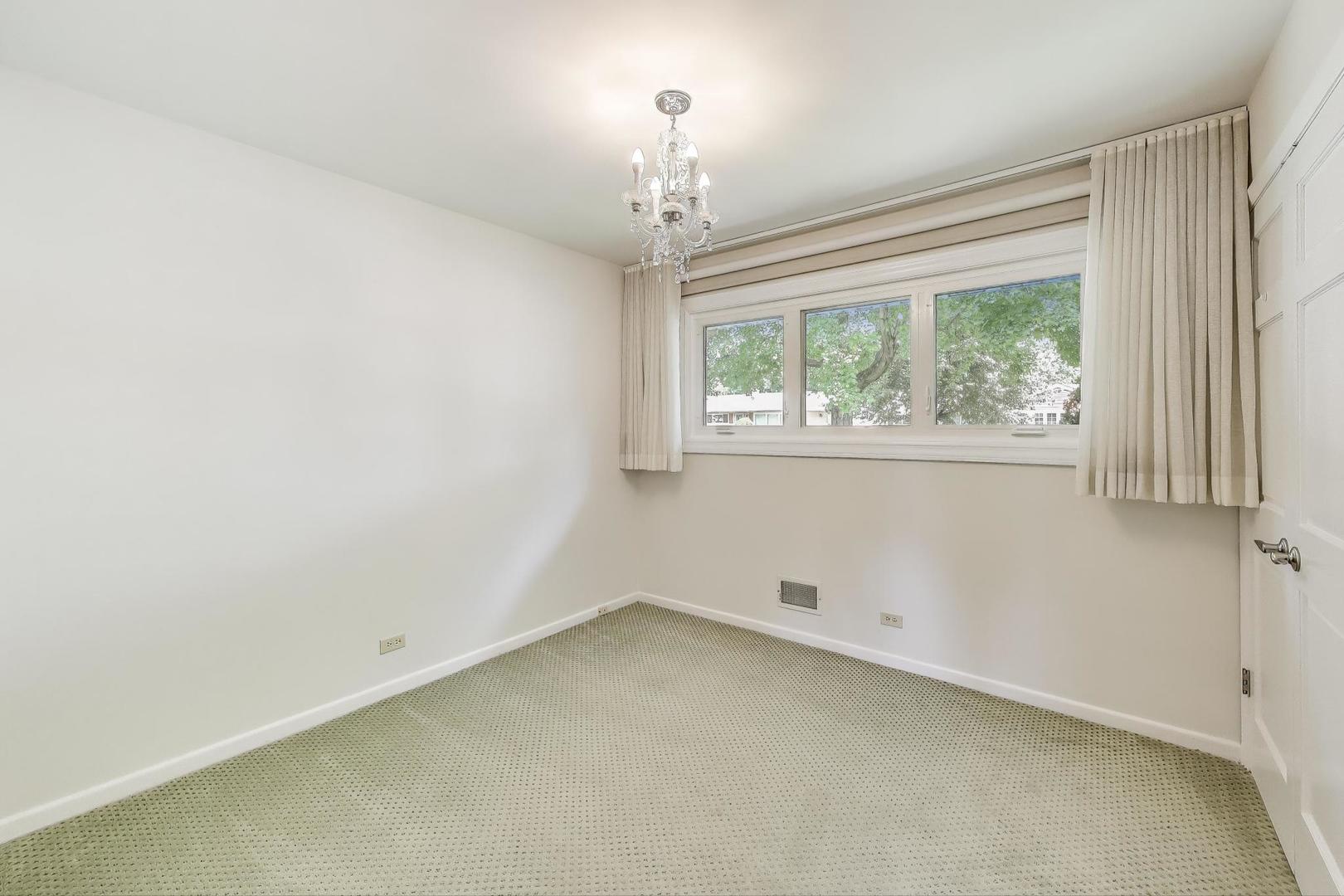 806 N Gibbons Avenue