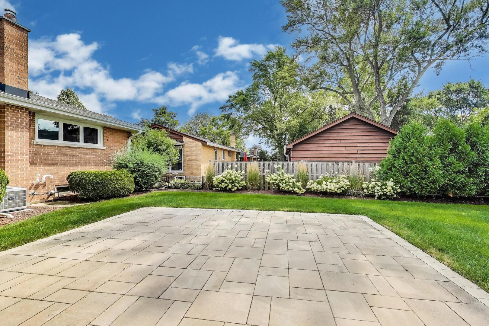 806 N Gibbons Avenue