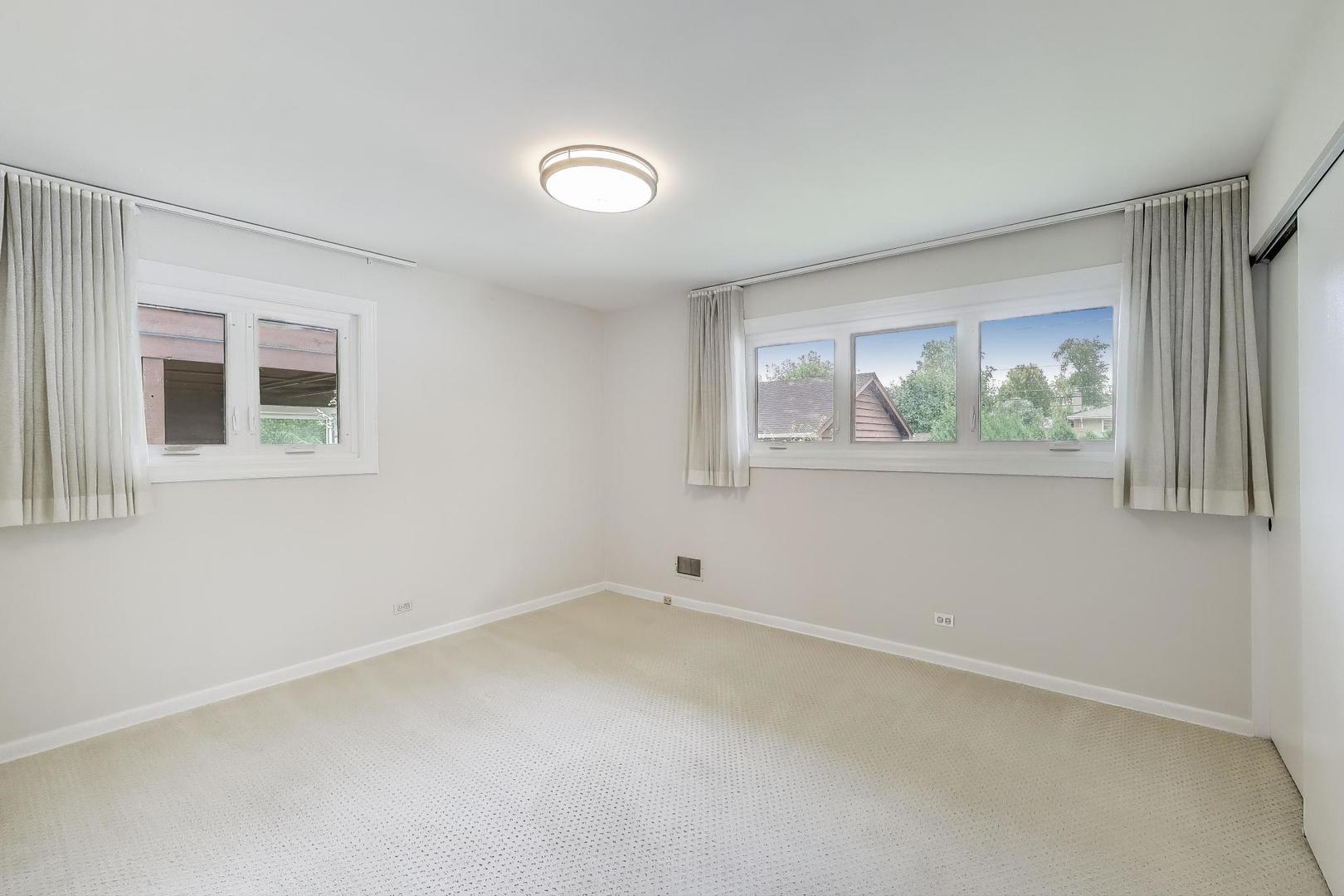 806 N Gibbons Avenue