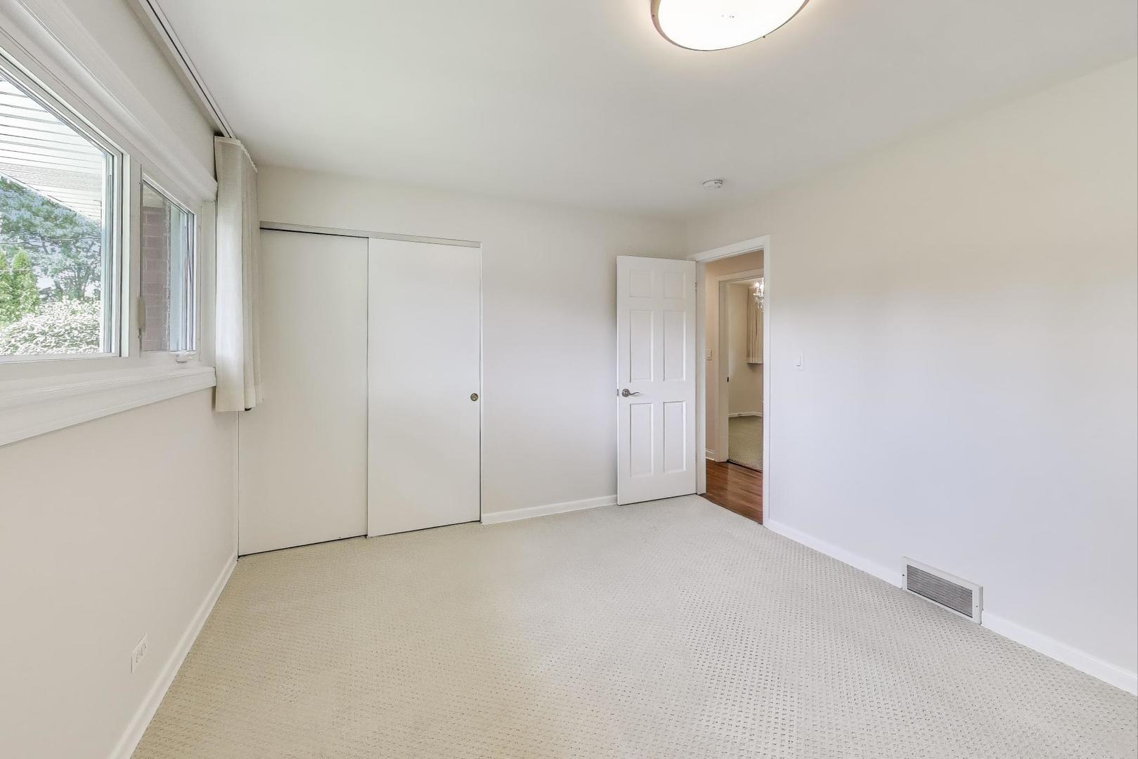 806 N Gibbons Avenue