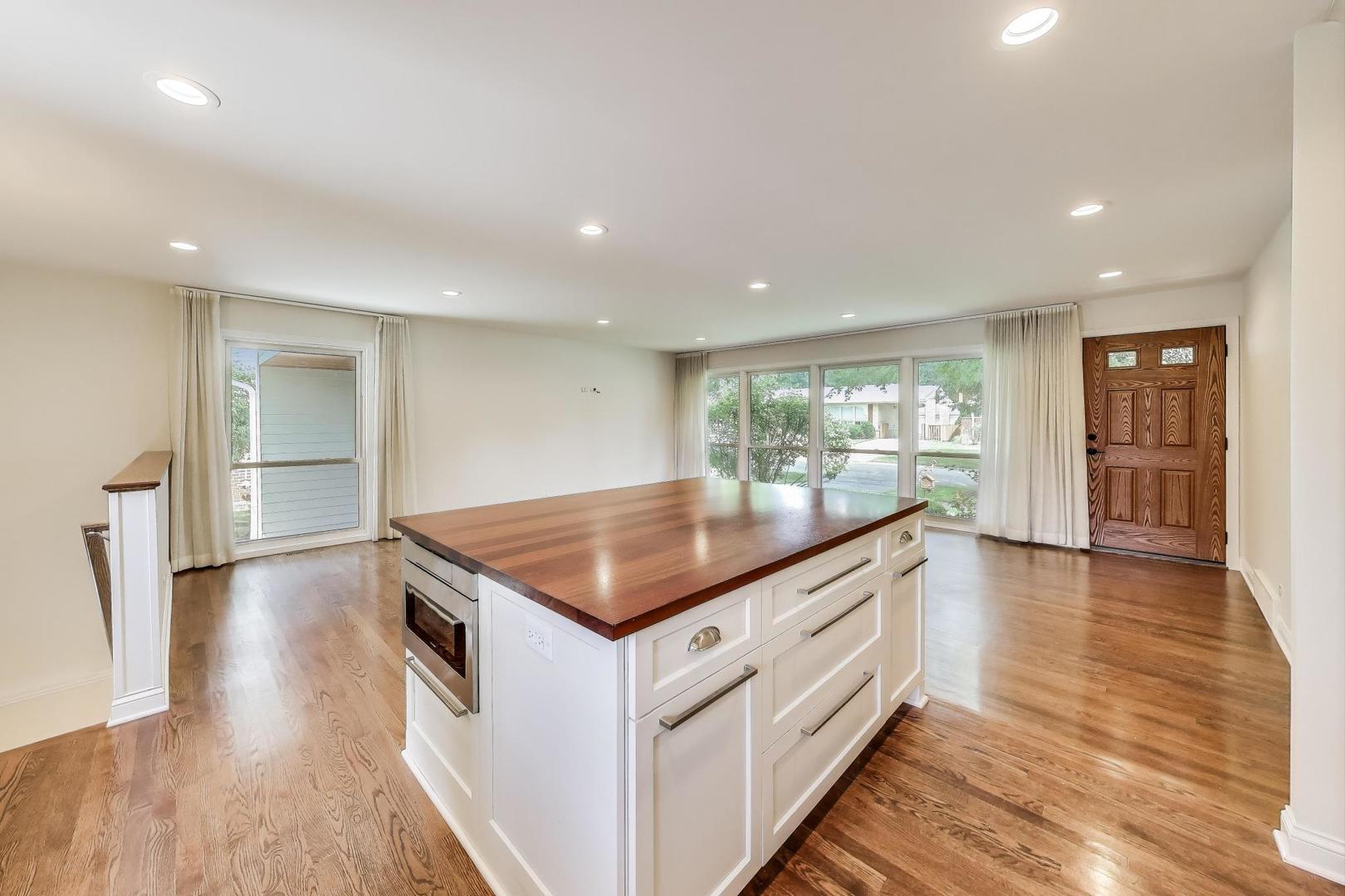 806 N Gibbons Avenue