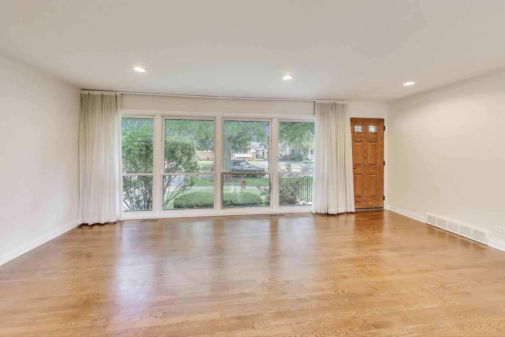 806 N Gibbons Avenue