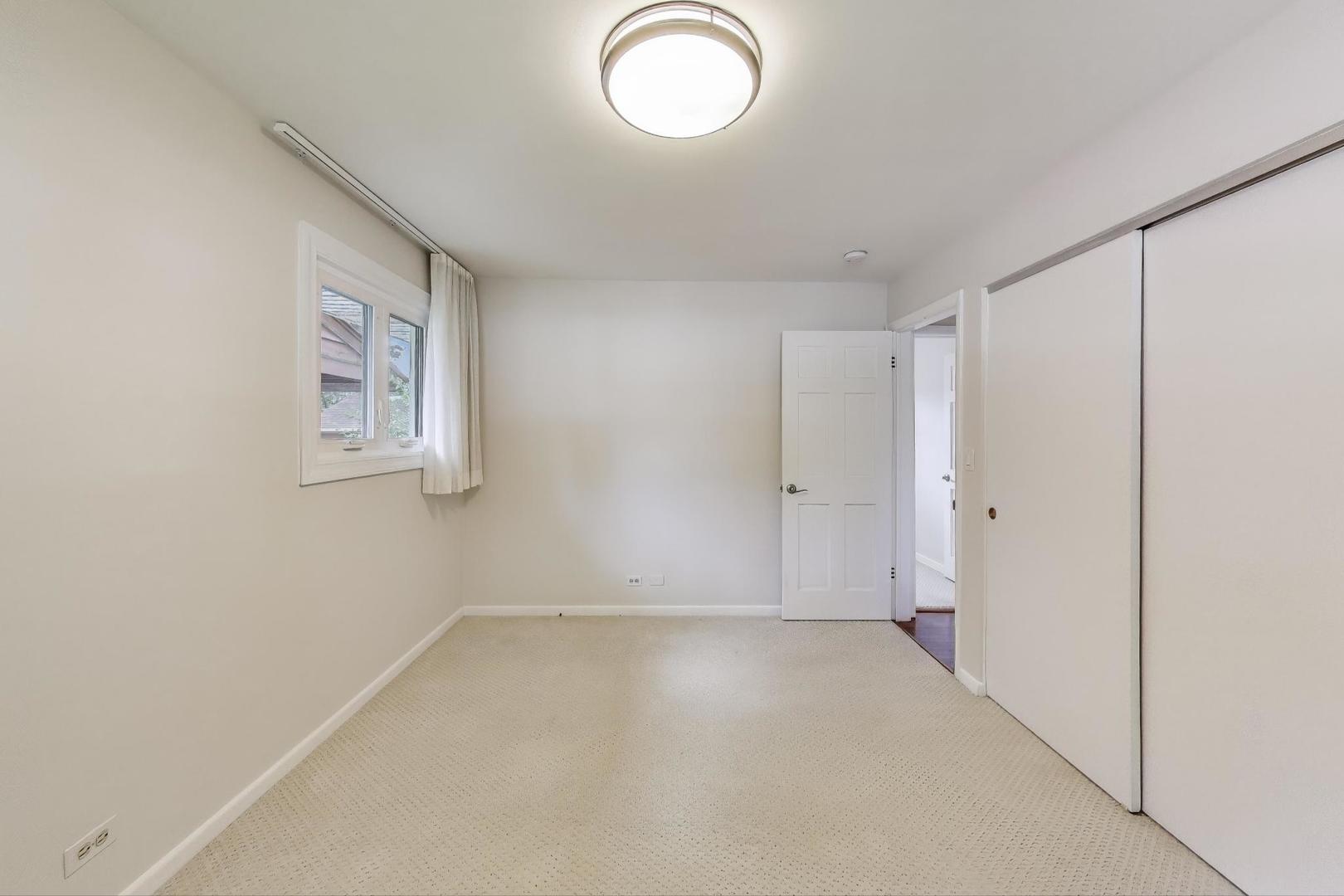 806 N Gibbons Avenue