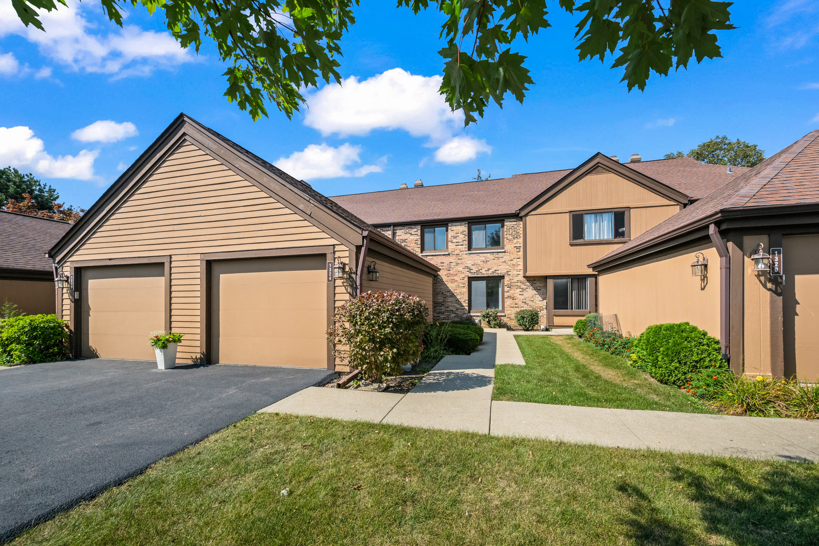 1324 Fairfax Lane