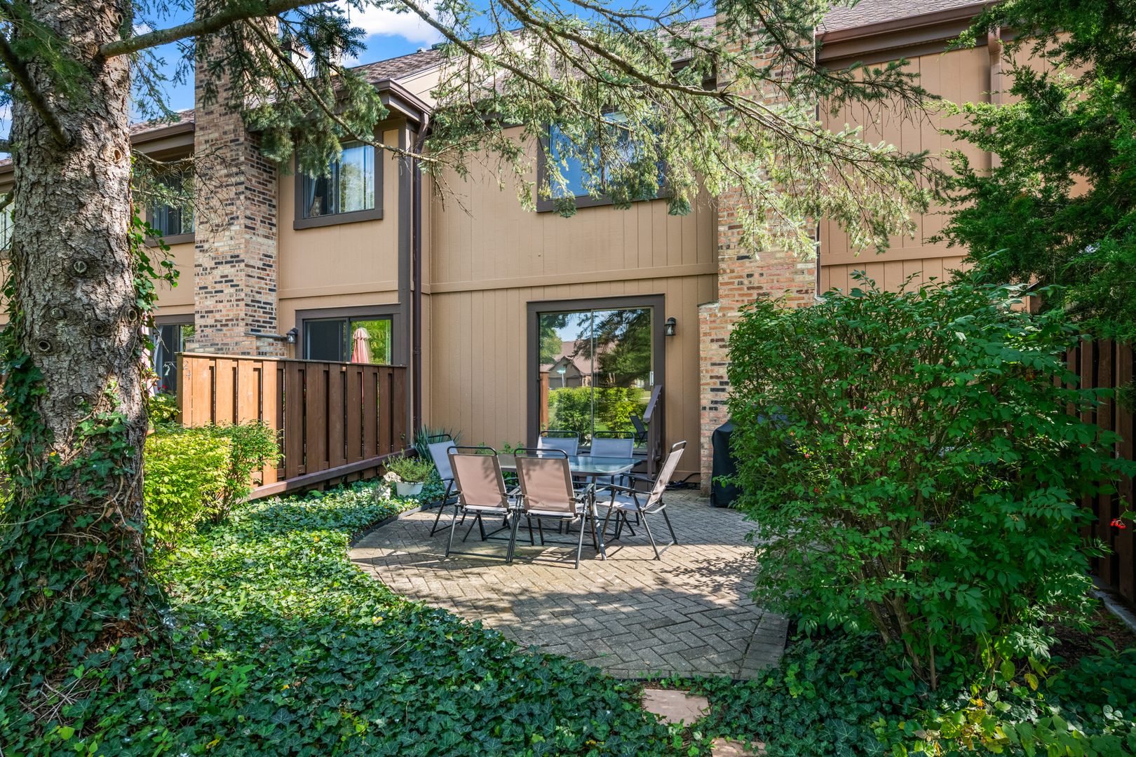 1324 Fairfax Lane