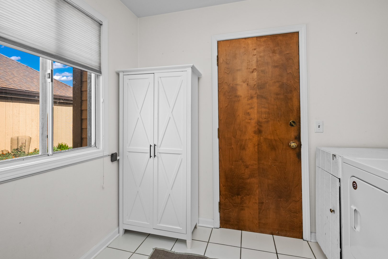 1324 Fairfax Lane