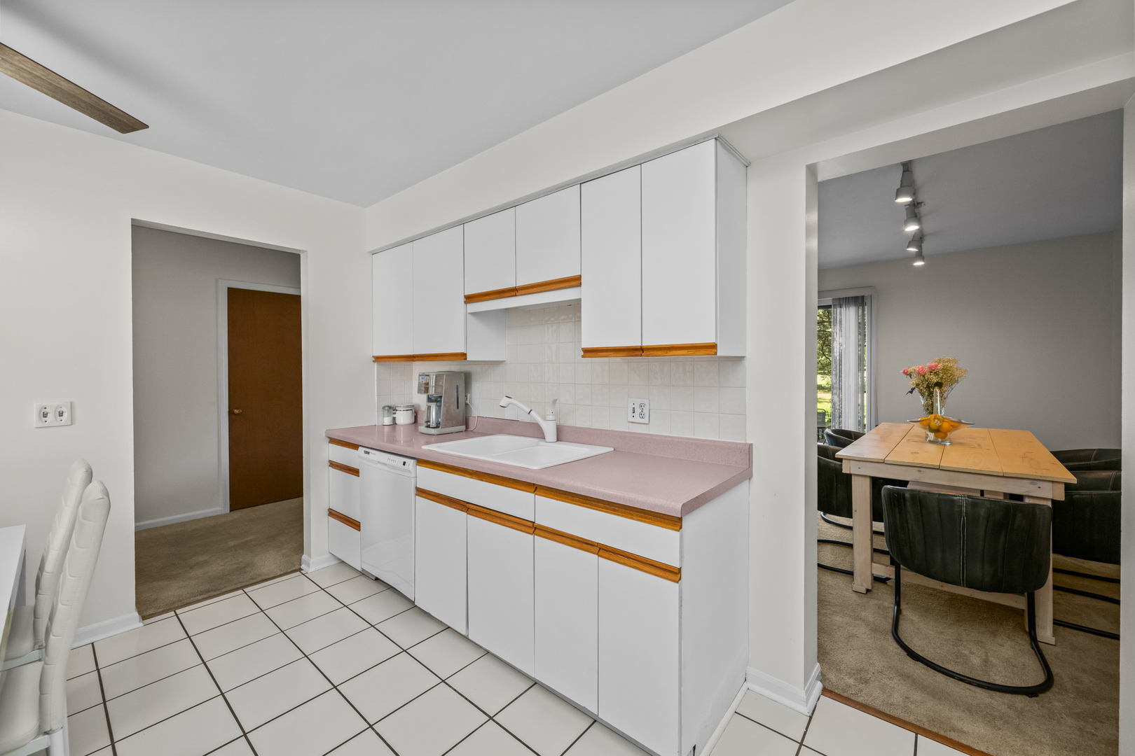 1324 Fairfax Lane