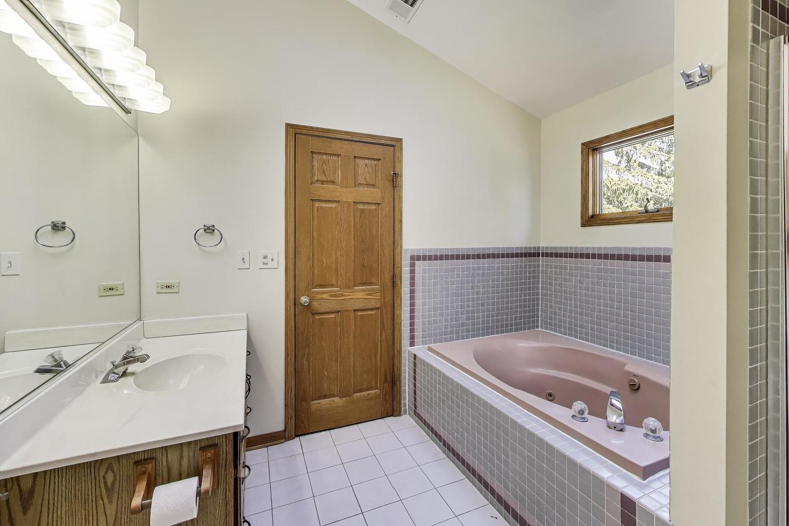 209 N Douglas Avenue