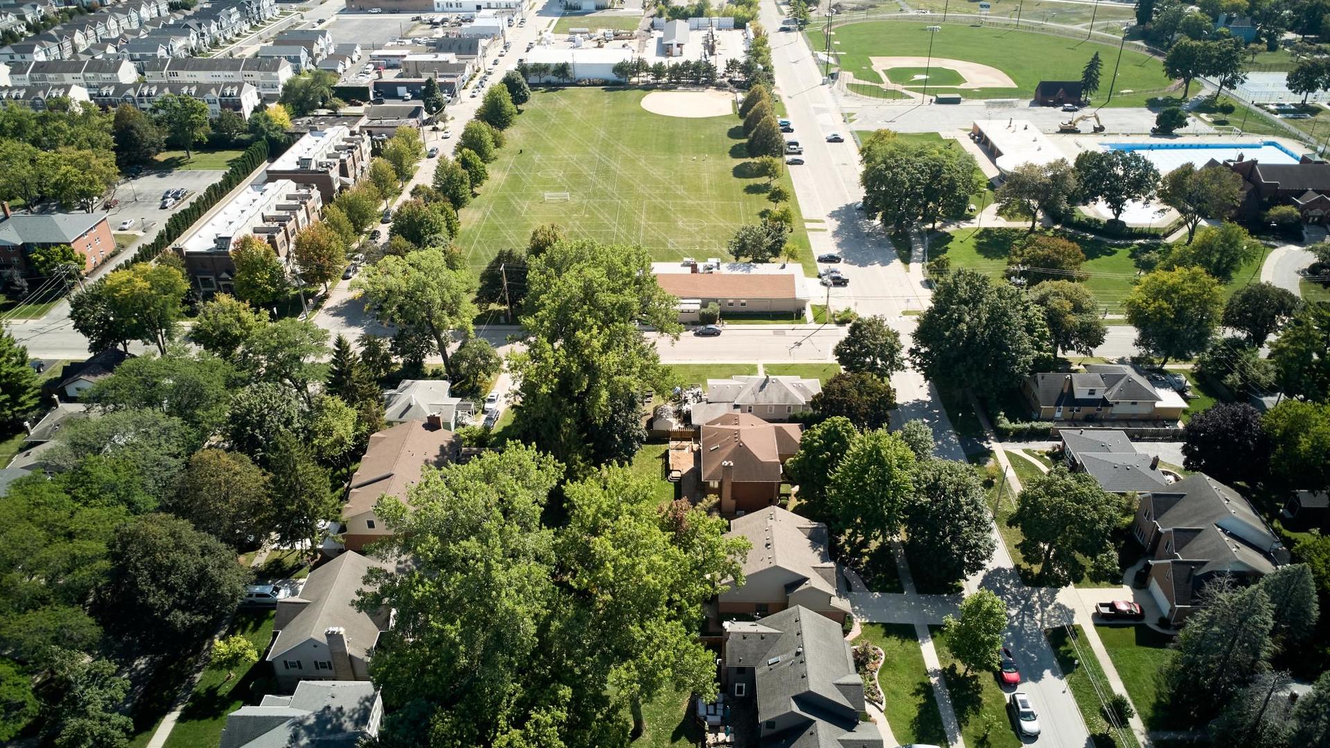 209 N Douglas Avenue