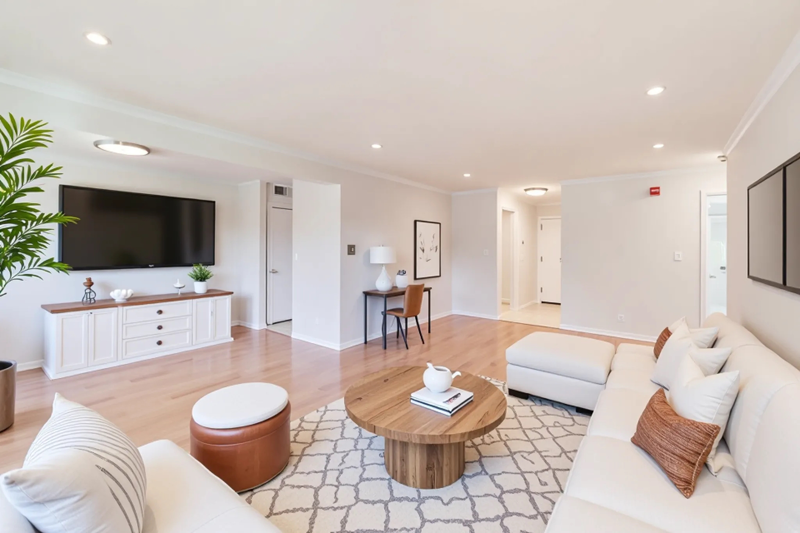 121 S Vail Avenue Unit: 403