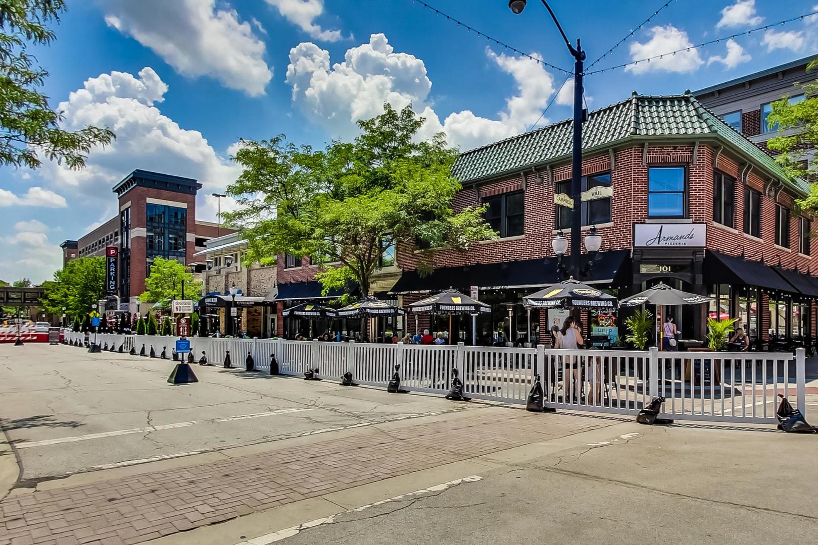 44 N VAIL Avenue Unit: 513