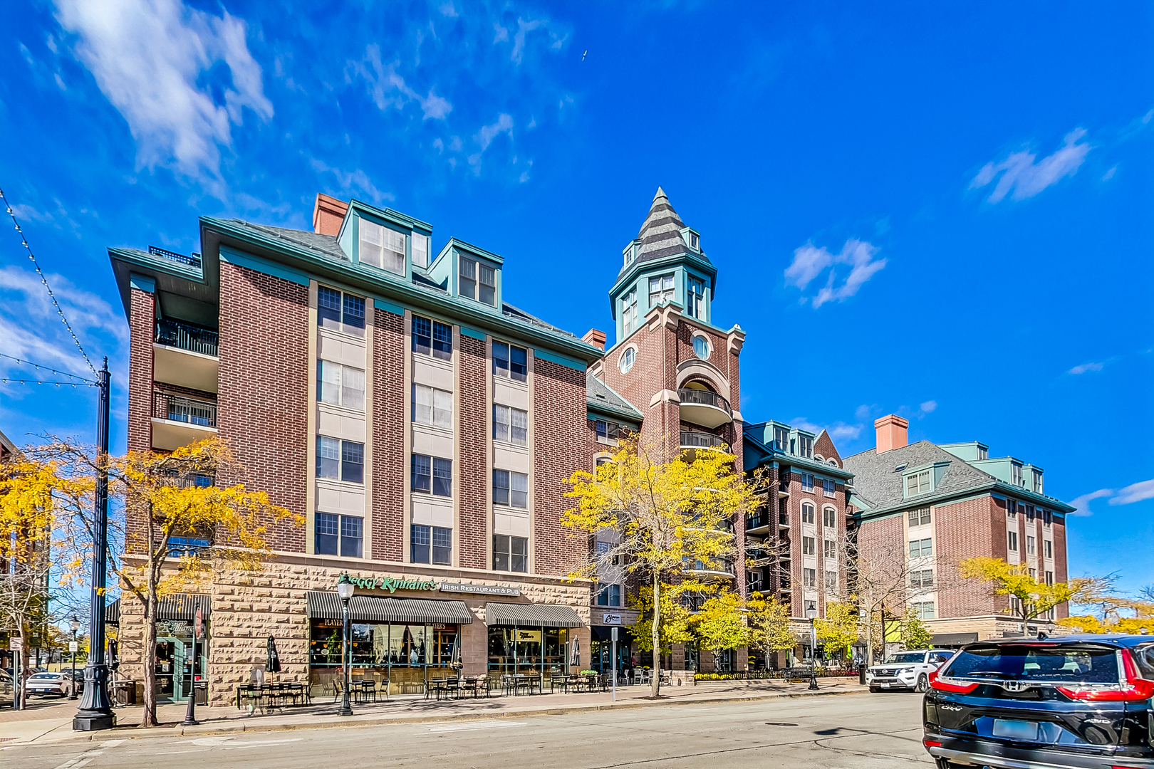 44 N VAIL Avenue Unit: 513