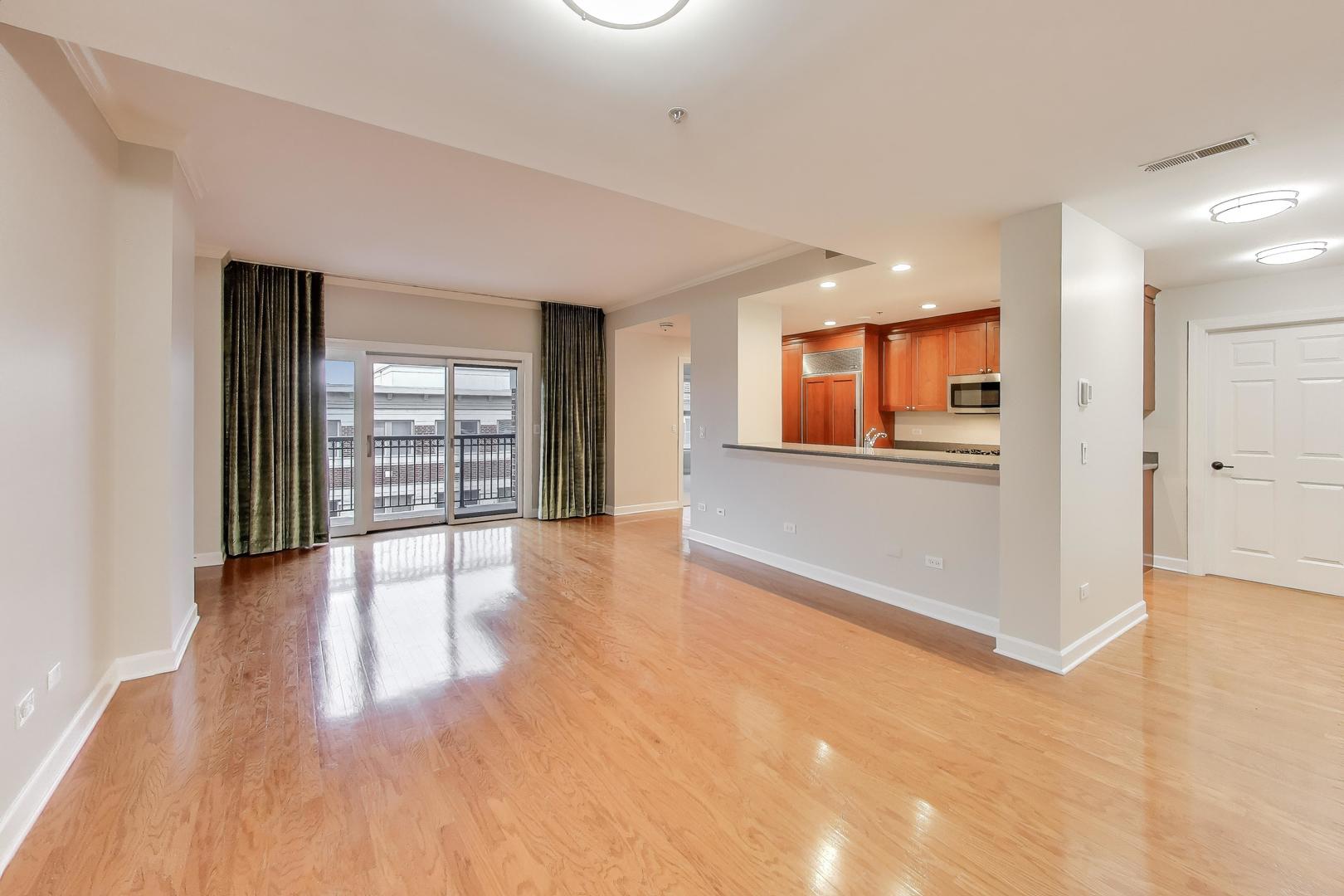 44 N VAIL Avenue Unit: 513