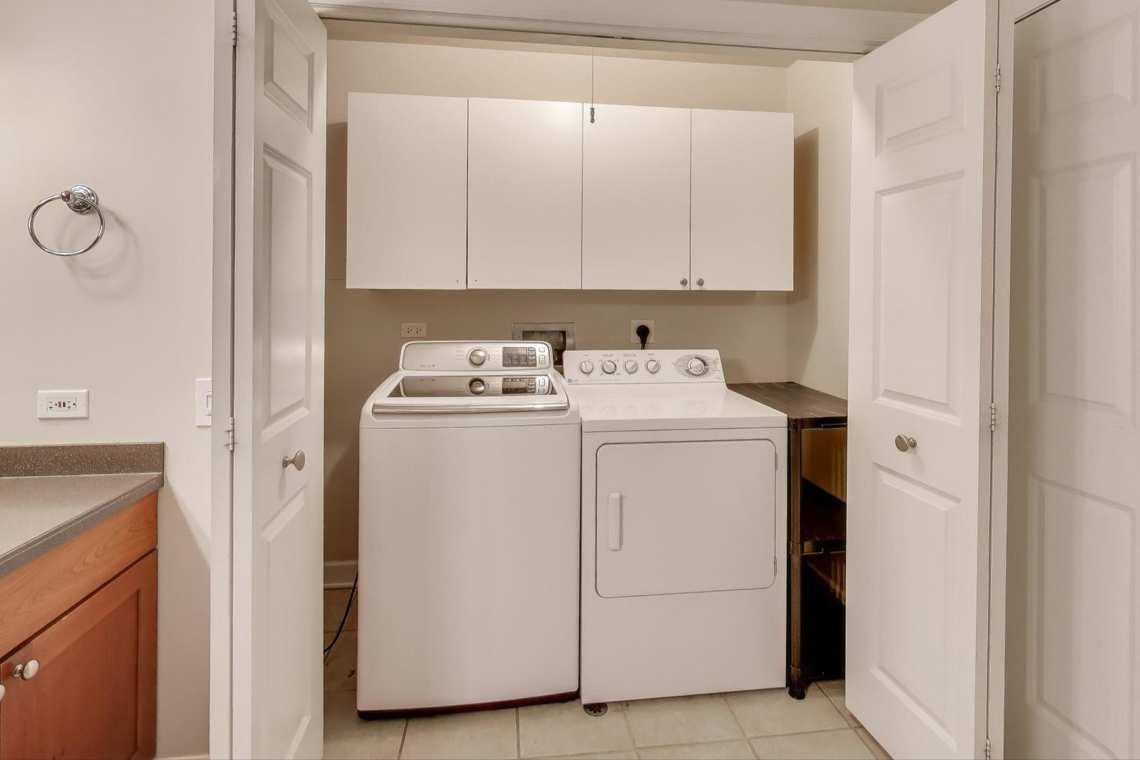 44 N VAIL Avenue Unit: 513