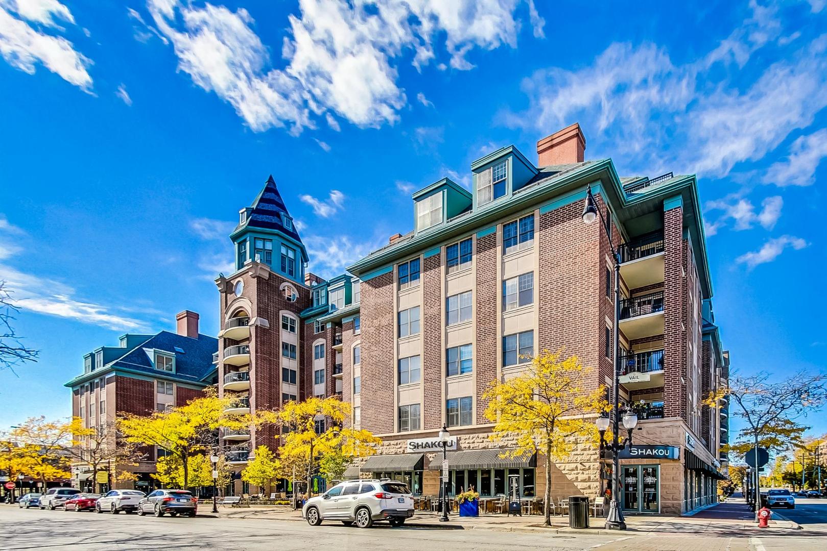 44 N VAIL Avenue Unit: 513